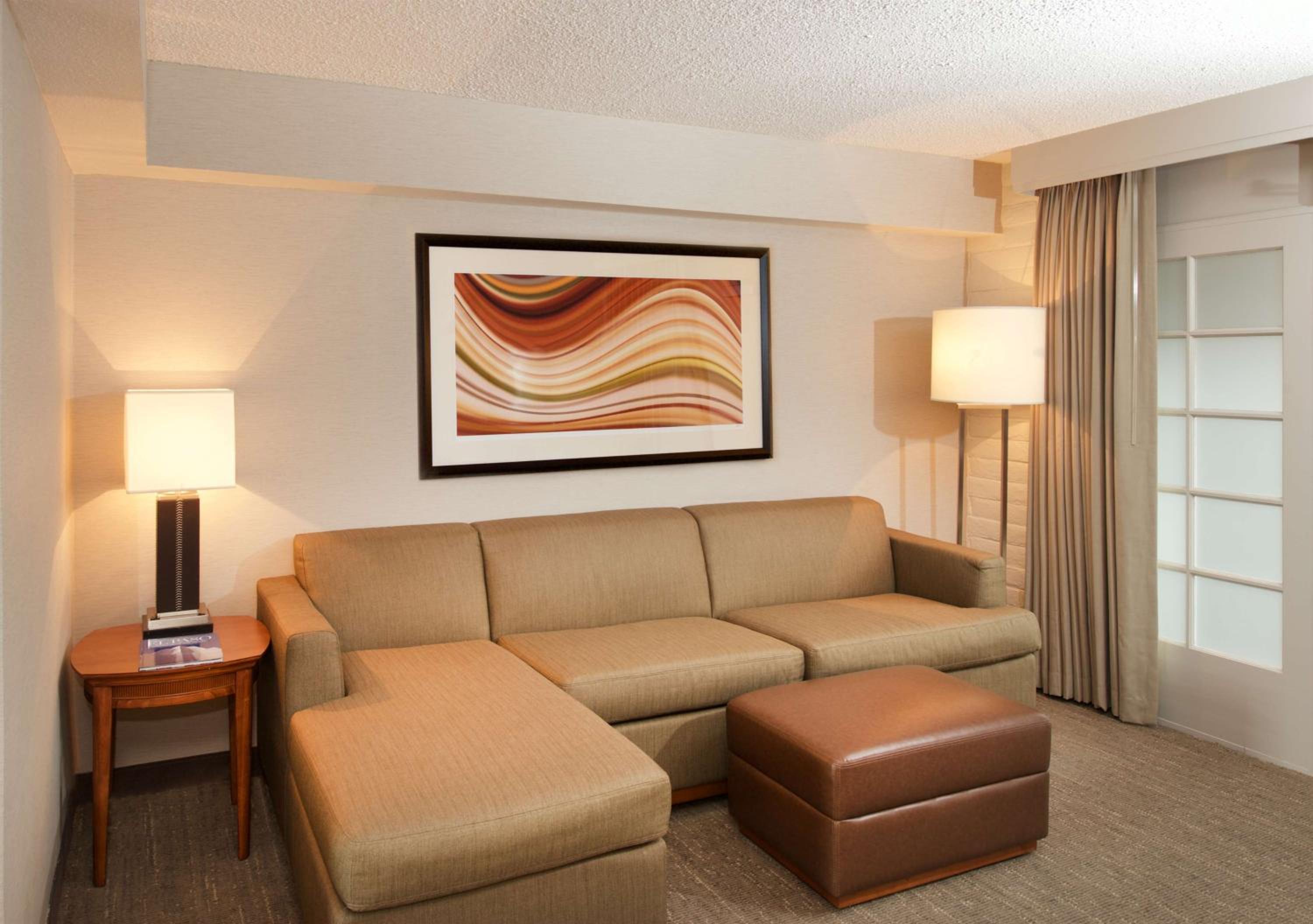 King Suite - Non-Smoking - Photo 5