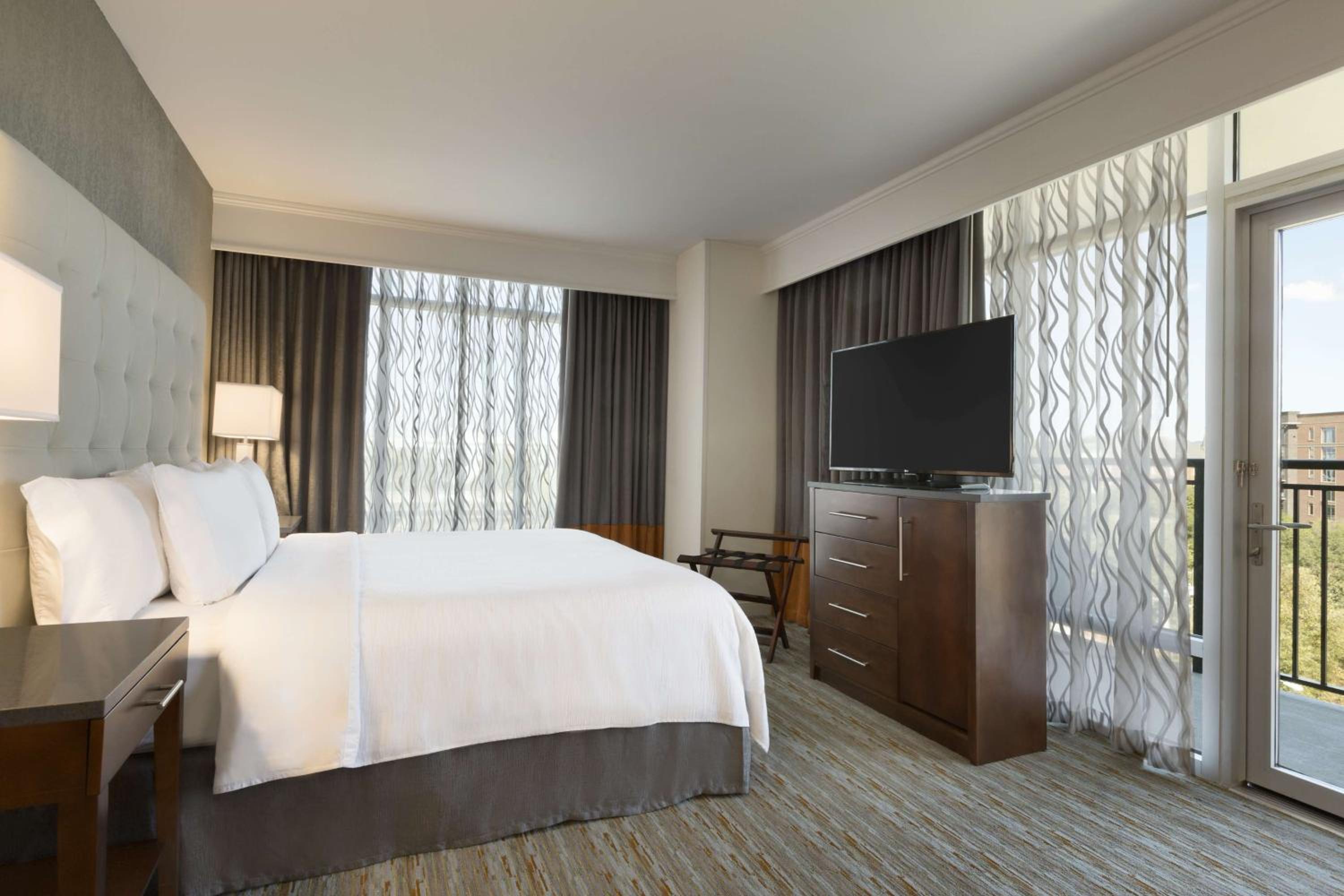 King Studio Suite with Balcony