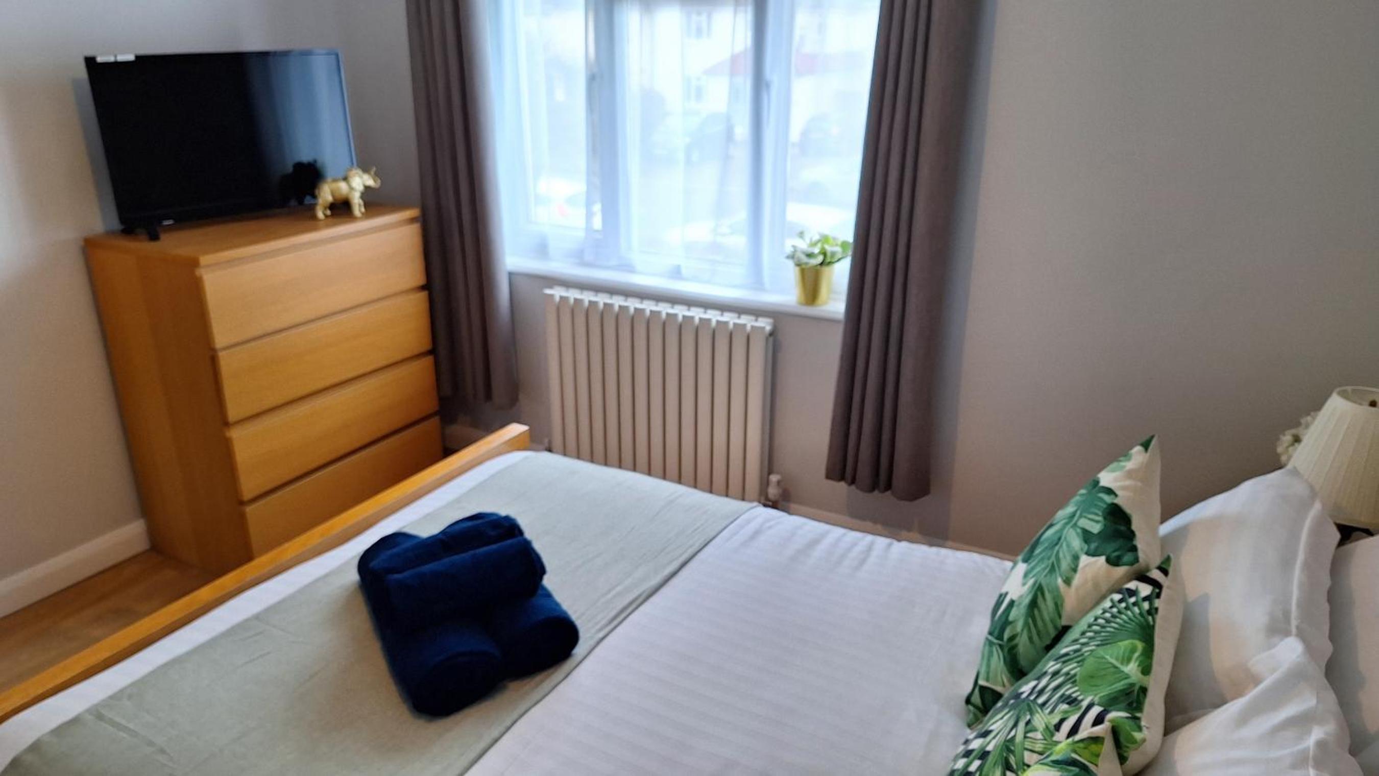 Double Room With Private Bathroom And Shared Kitchen - First Floor photo 2