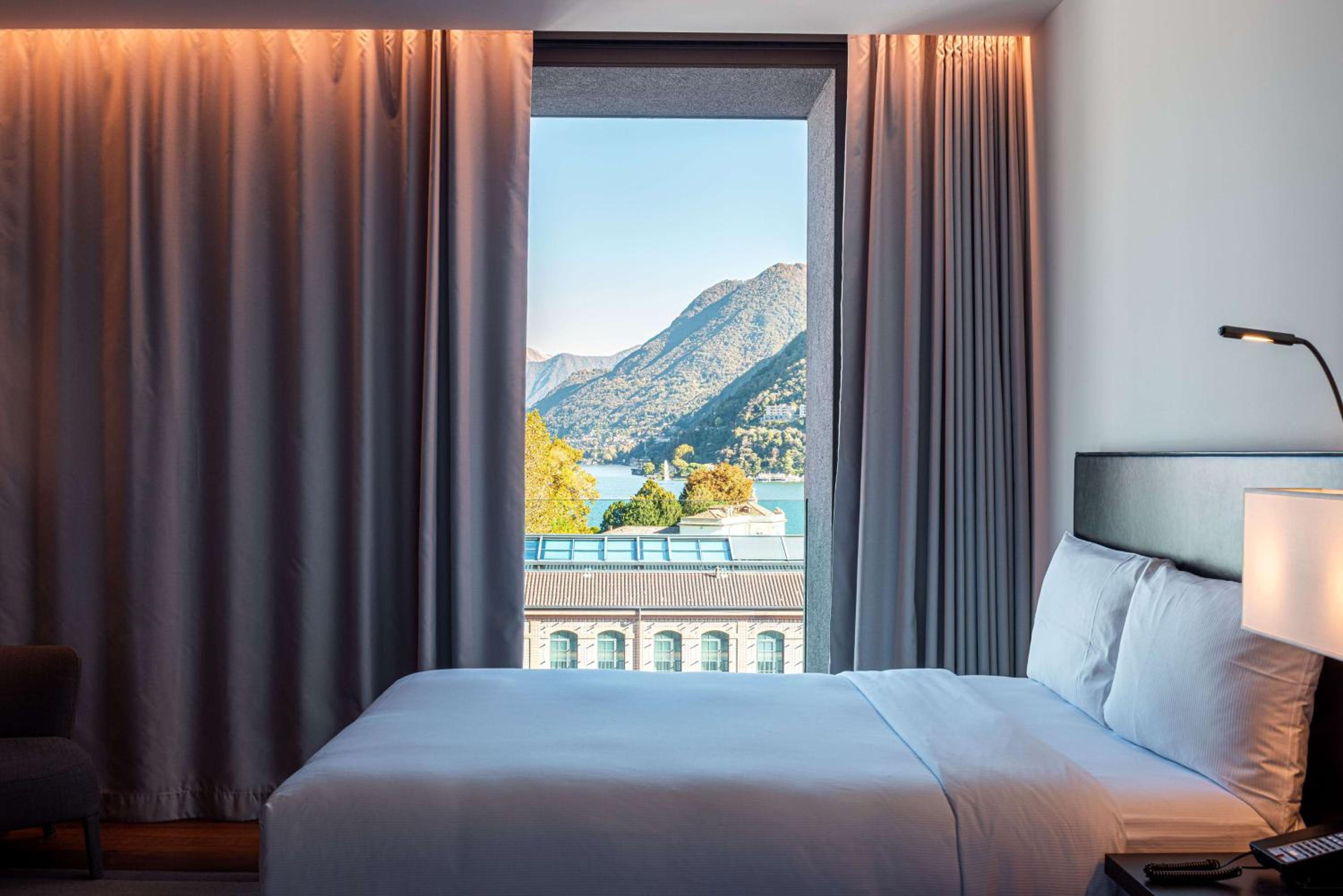 Premium Twin Room With Lake View