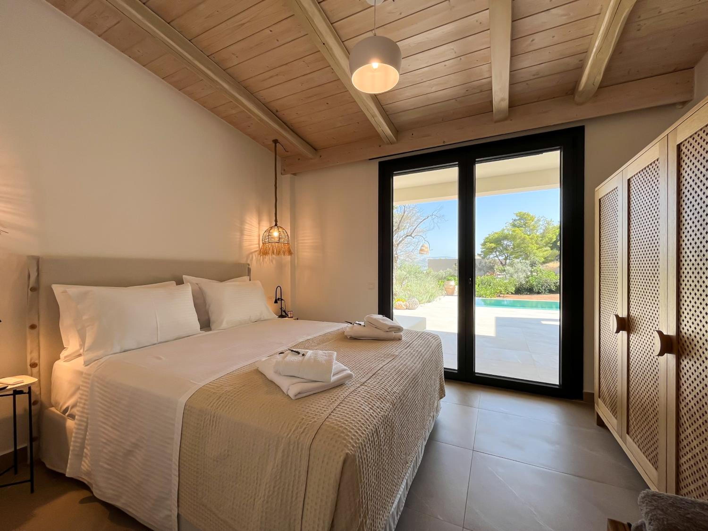 Three-Bedroom Villa photo 3