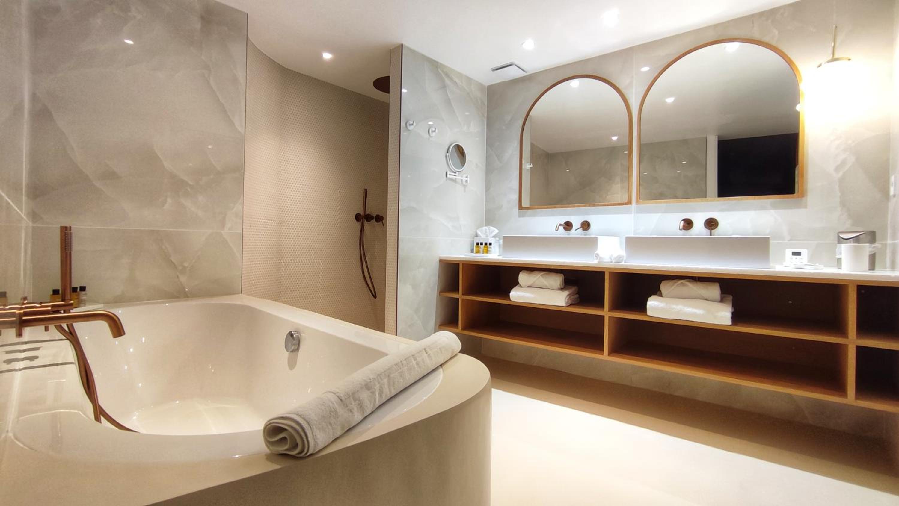 Suite with Terrace - Photo 2