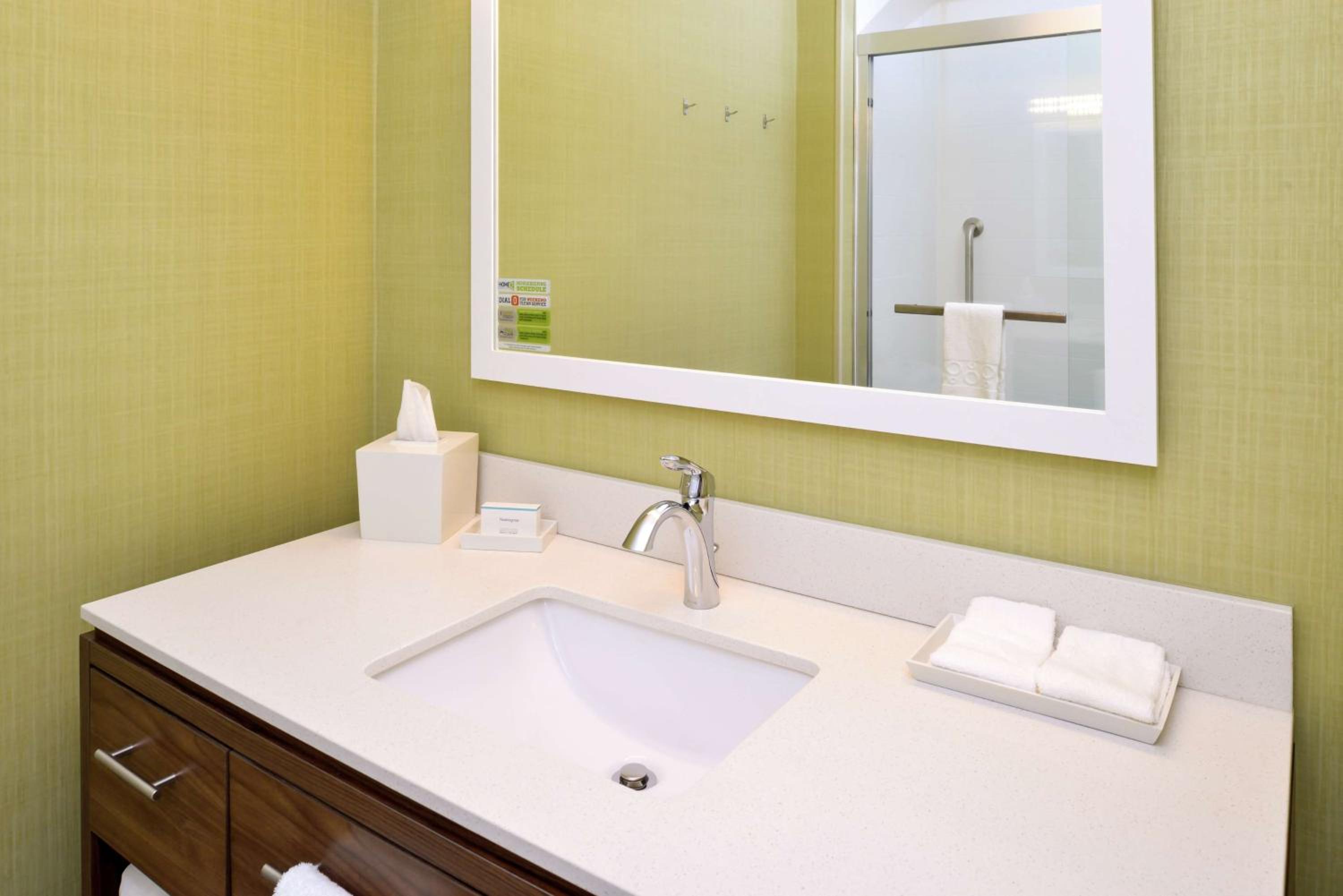 King Studio Suite - Hearing Access/Non-Smoking photo 3
