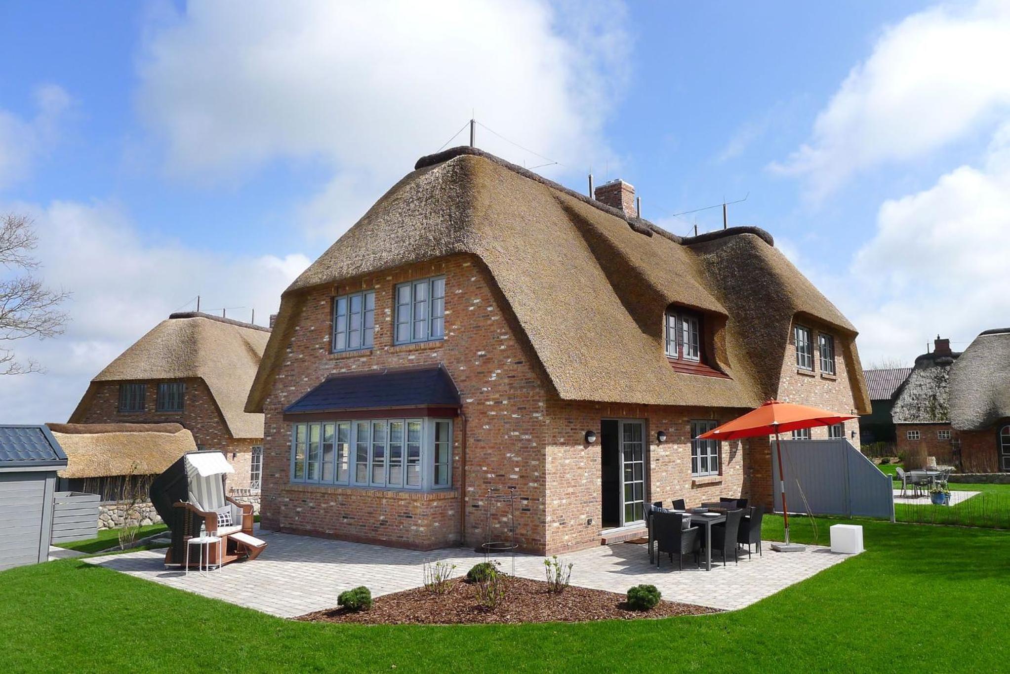 Three-Bedroom House photo 2