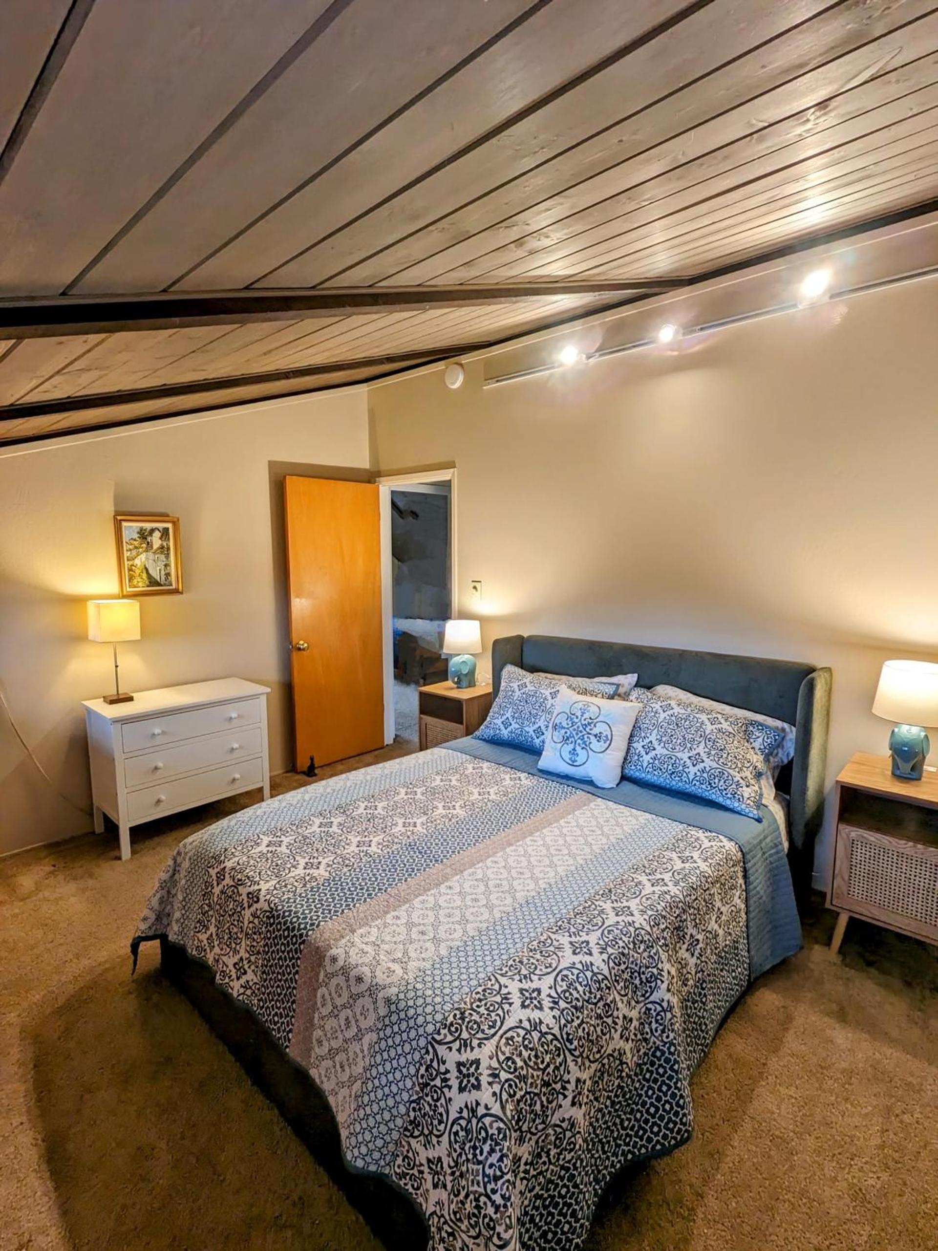 Three-Bedroom Vacation Home  photo 2