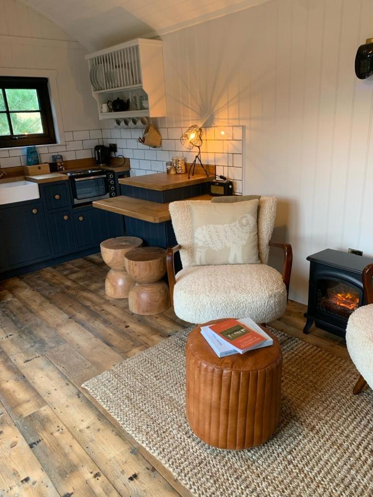 Ivy Shepherds Hut (Adults Only) photo 1