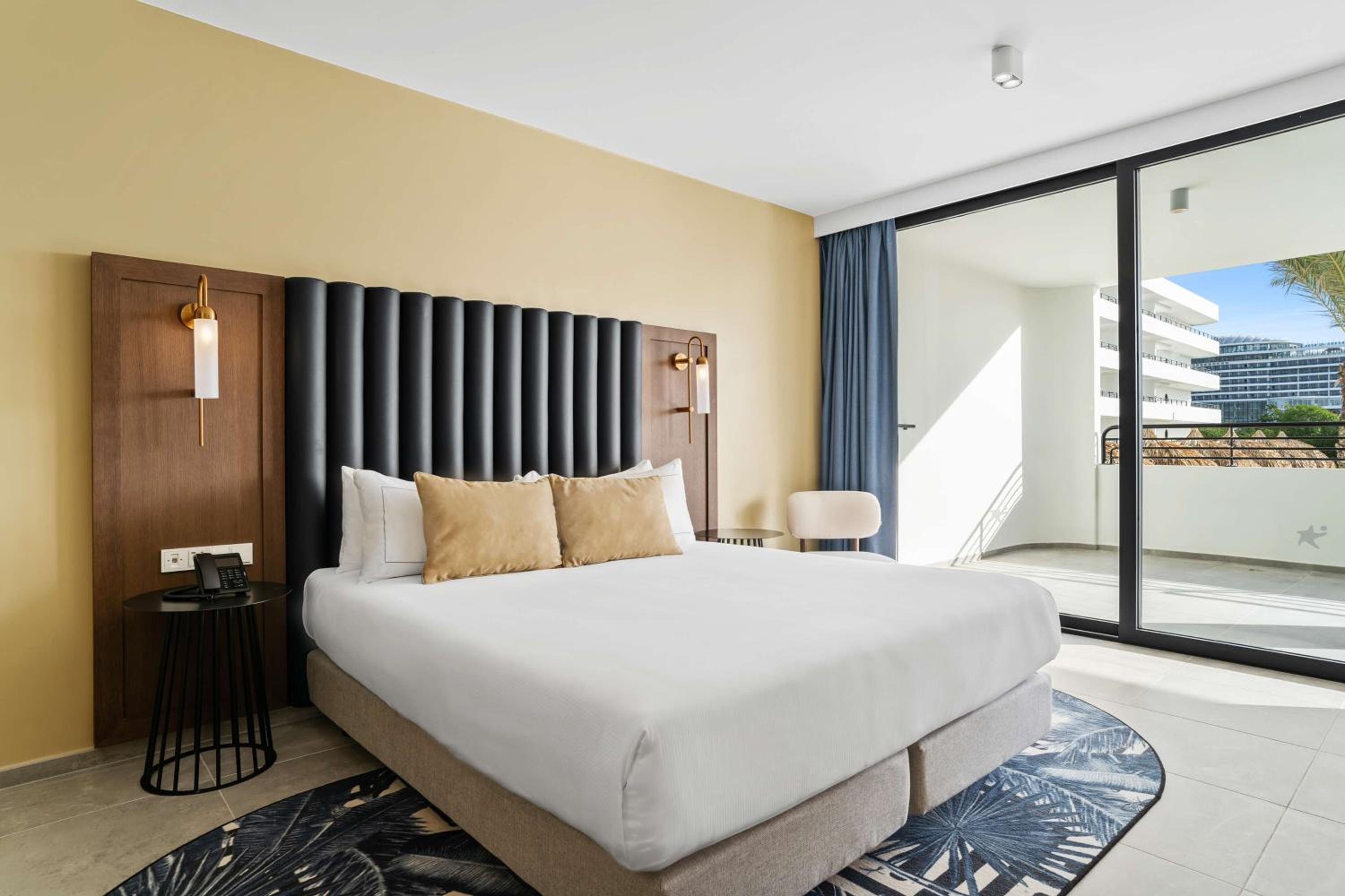 Superior One-Bedroom King Suite with Ocean View