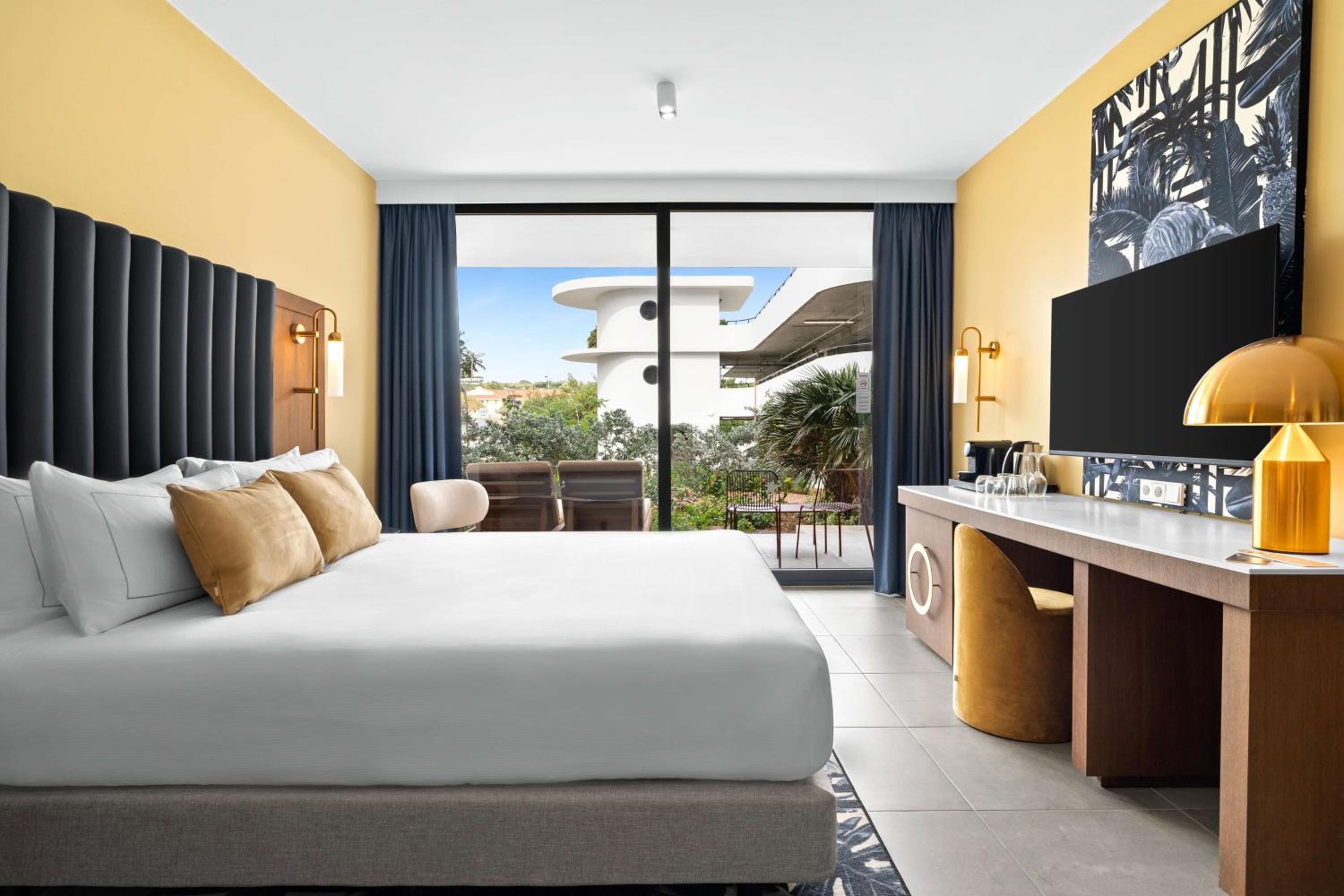 Deluxe King Room