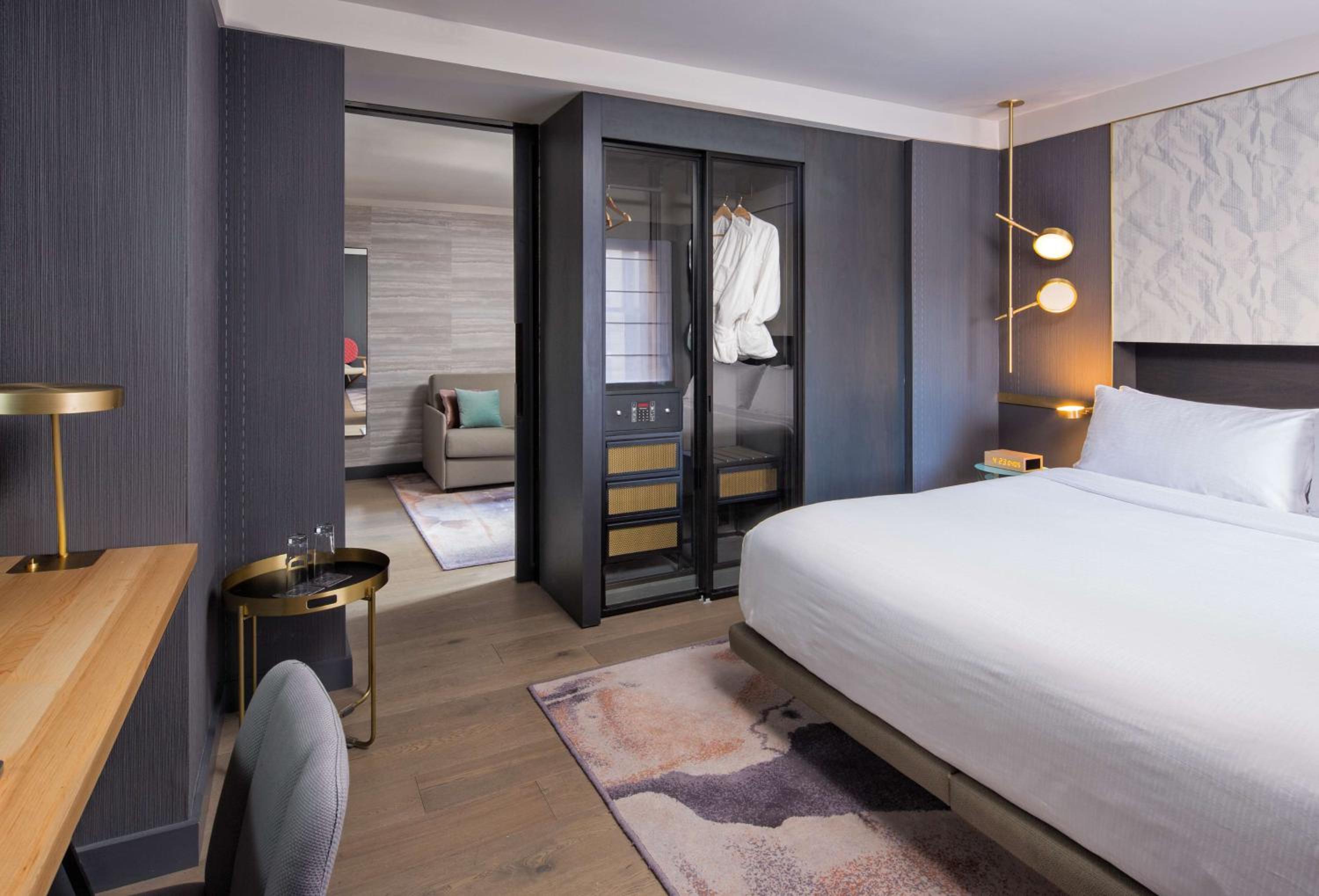 One-Bedroom King Suite