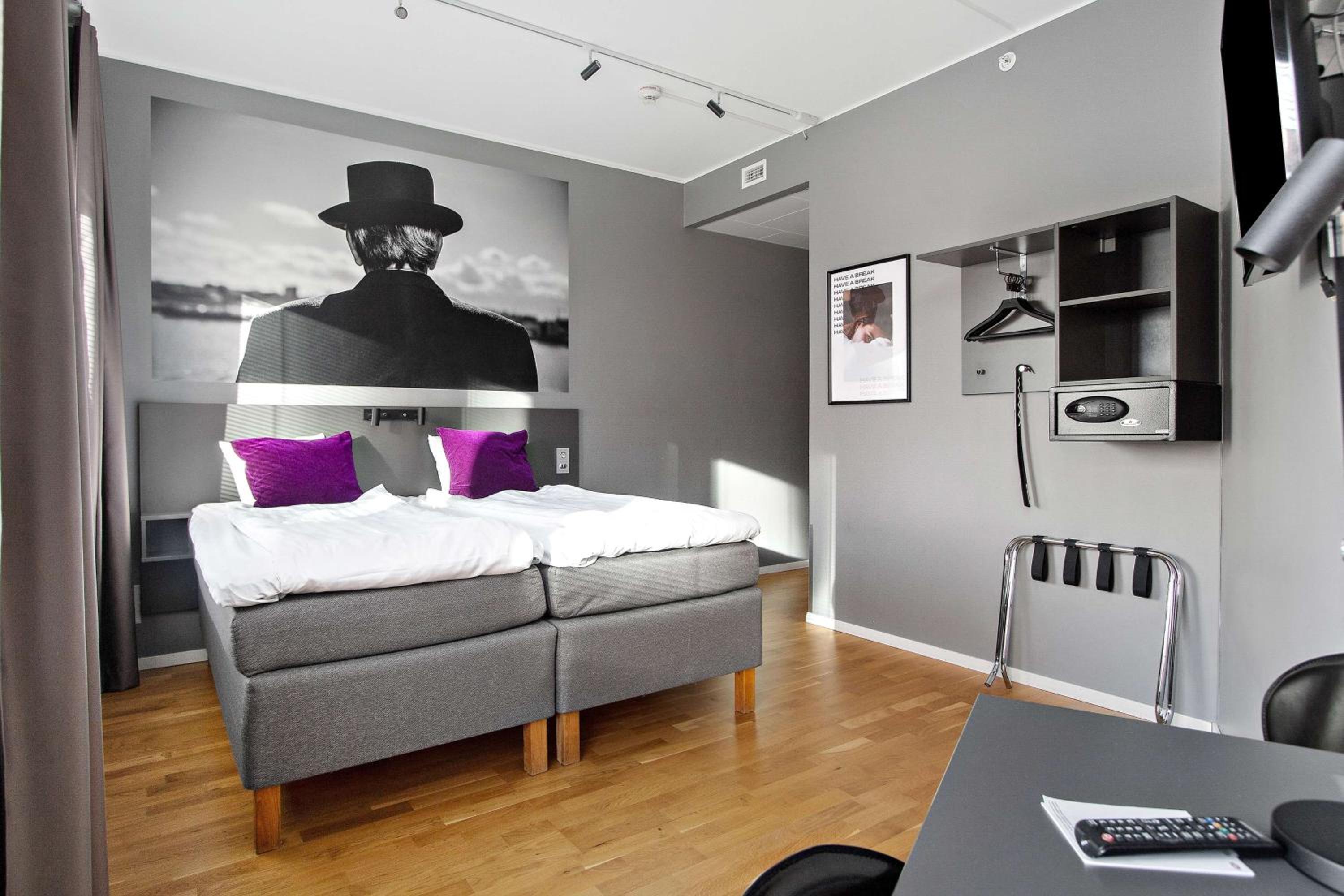 Economy Twin Room