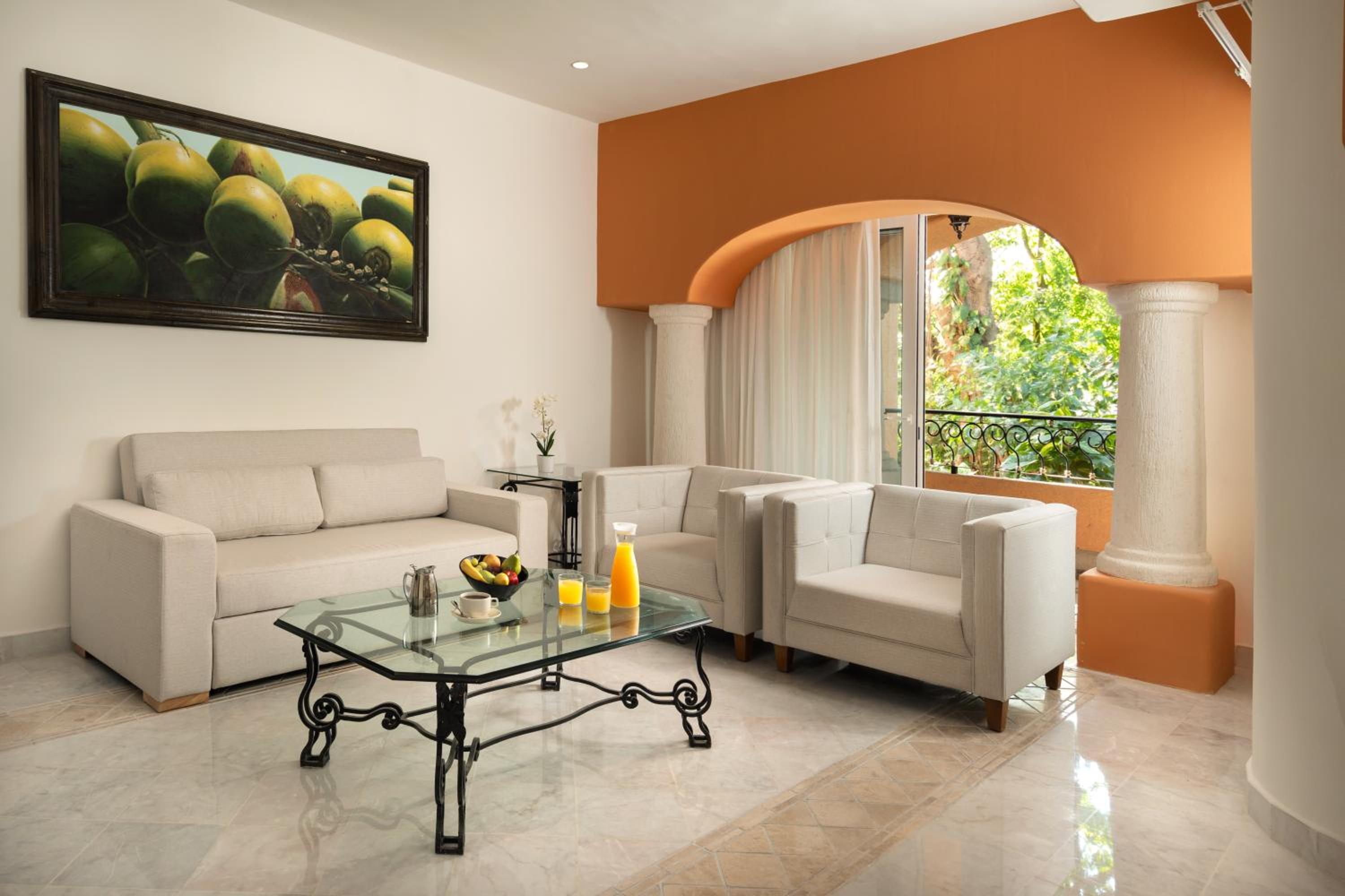 Family Room - Photo 5