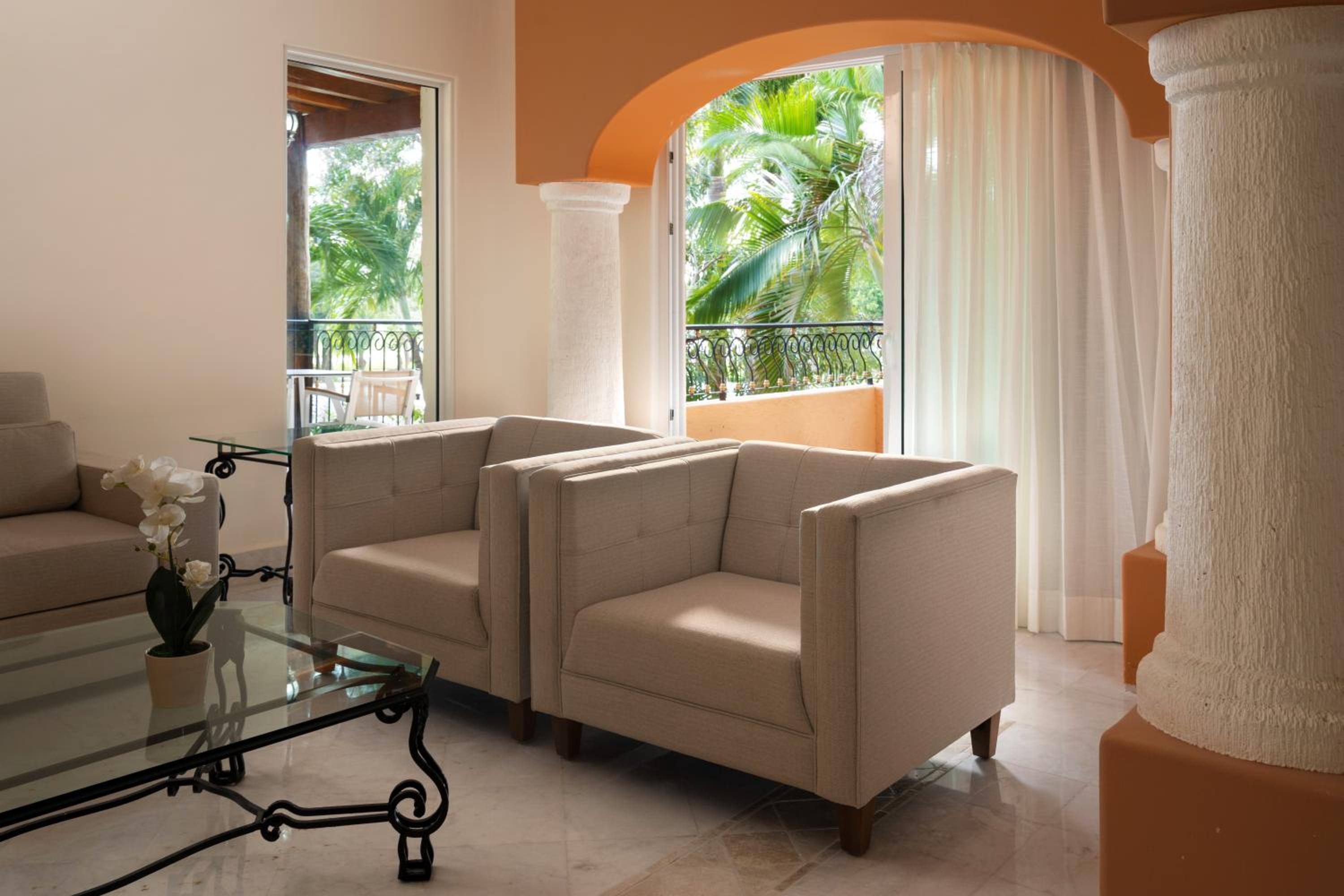 Suite - Photo 7