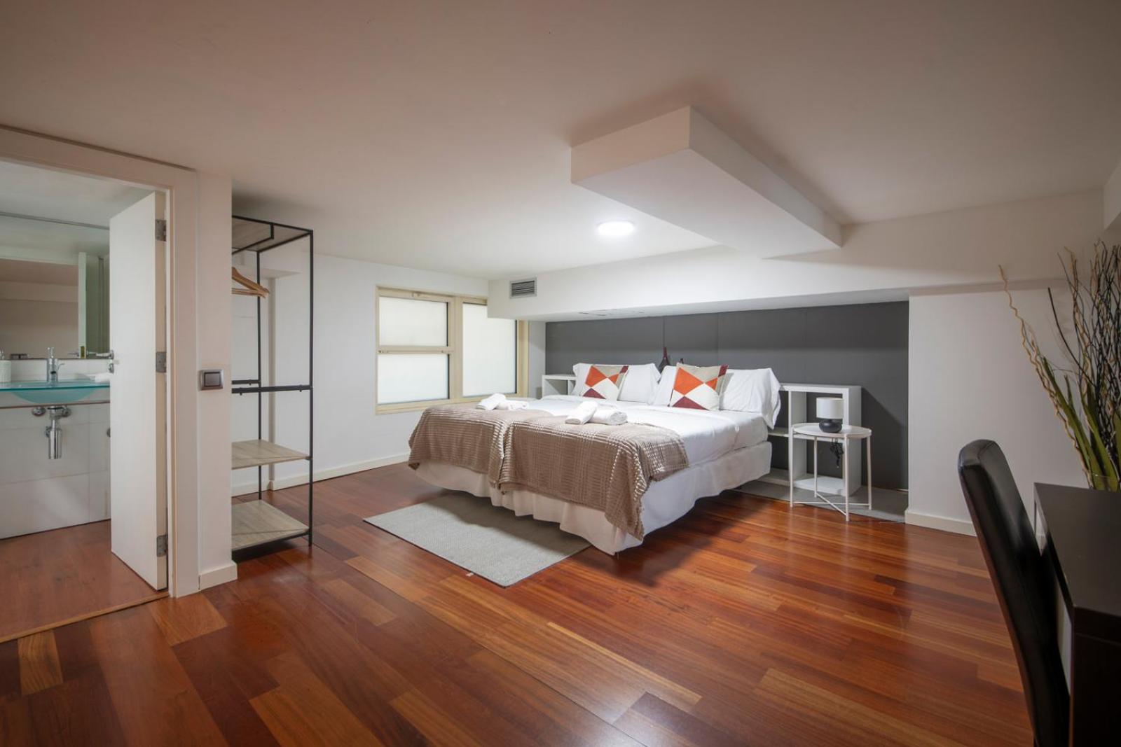 Four-Bedroom Apartment - Ronda Sant Pere 3 photo 2