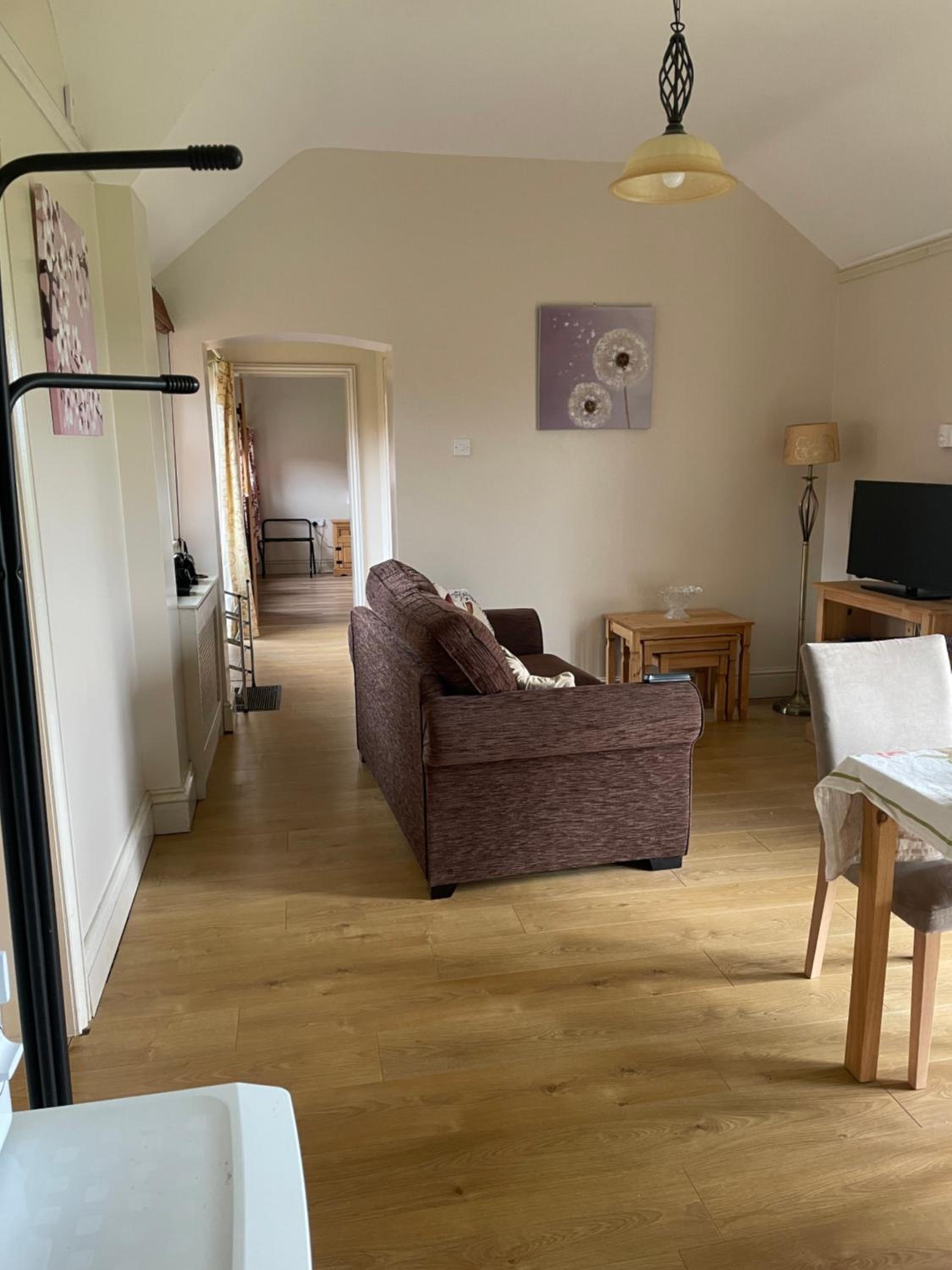 One-Bedroom Apartment photo 2