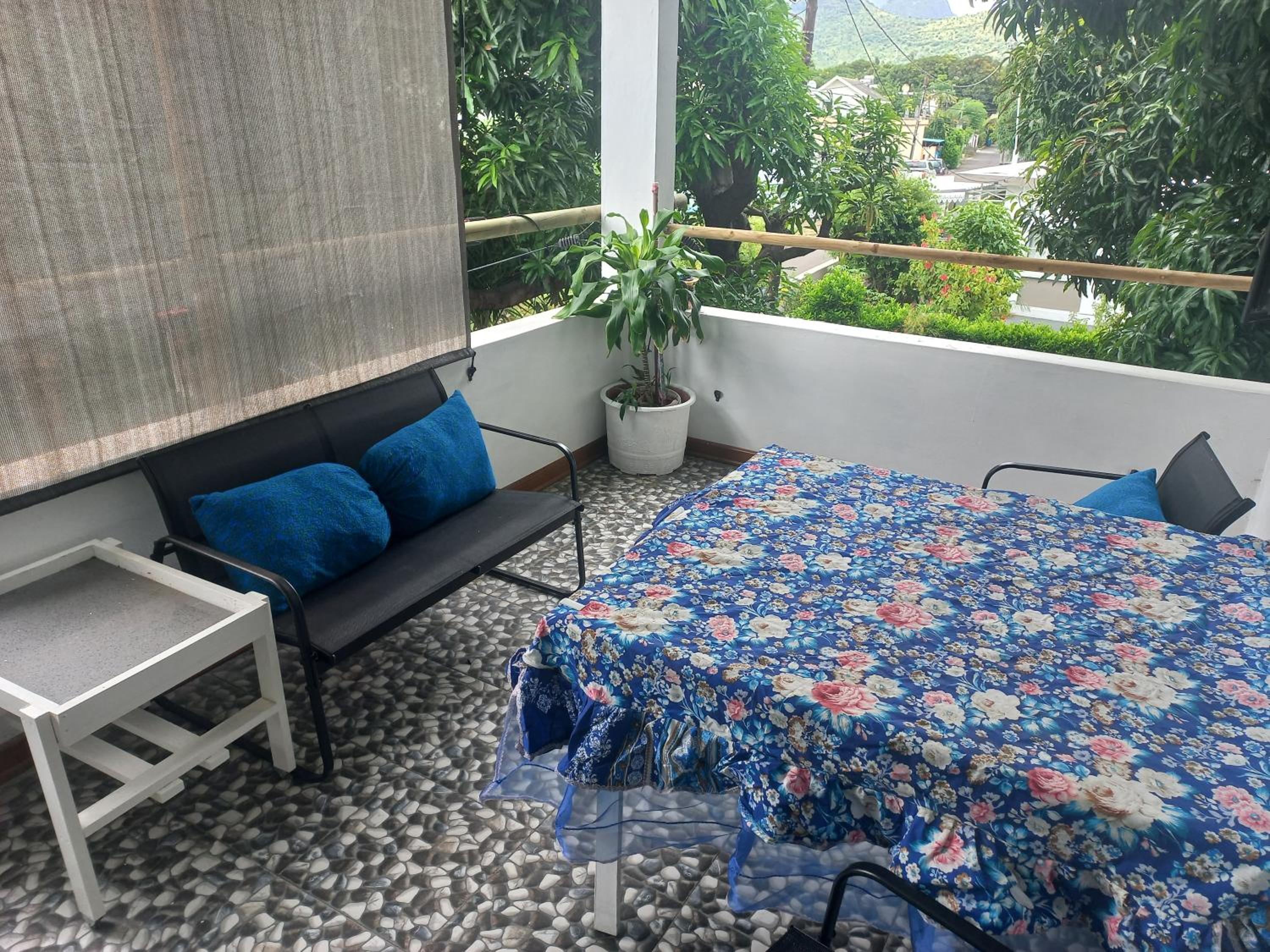 Apartment with Balcony photo 3