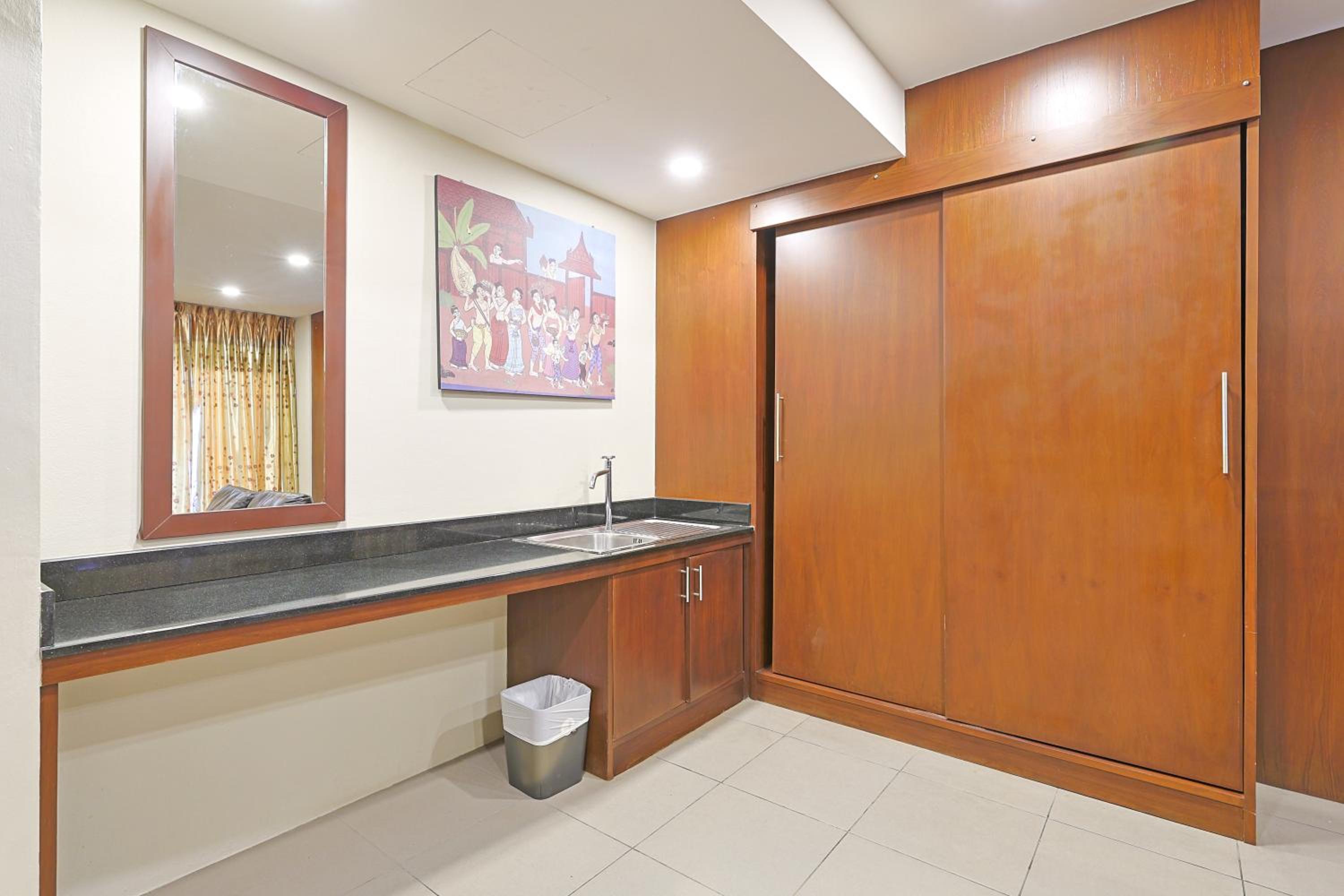 Suite - Photo 8