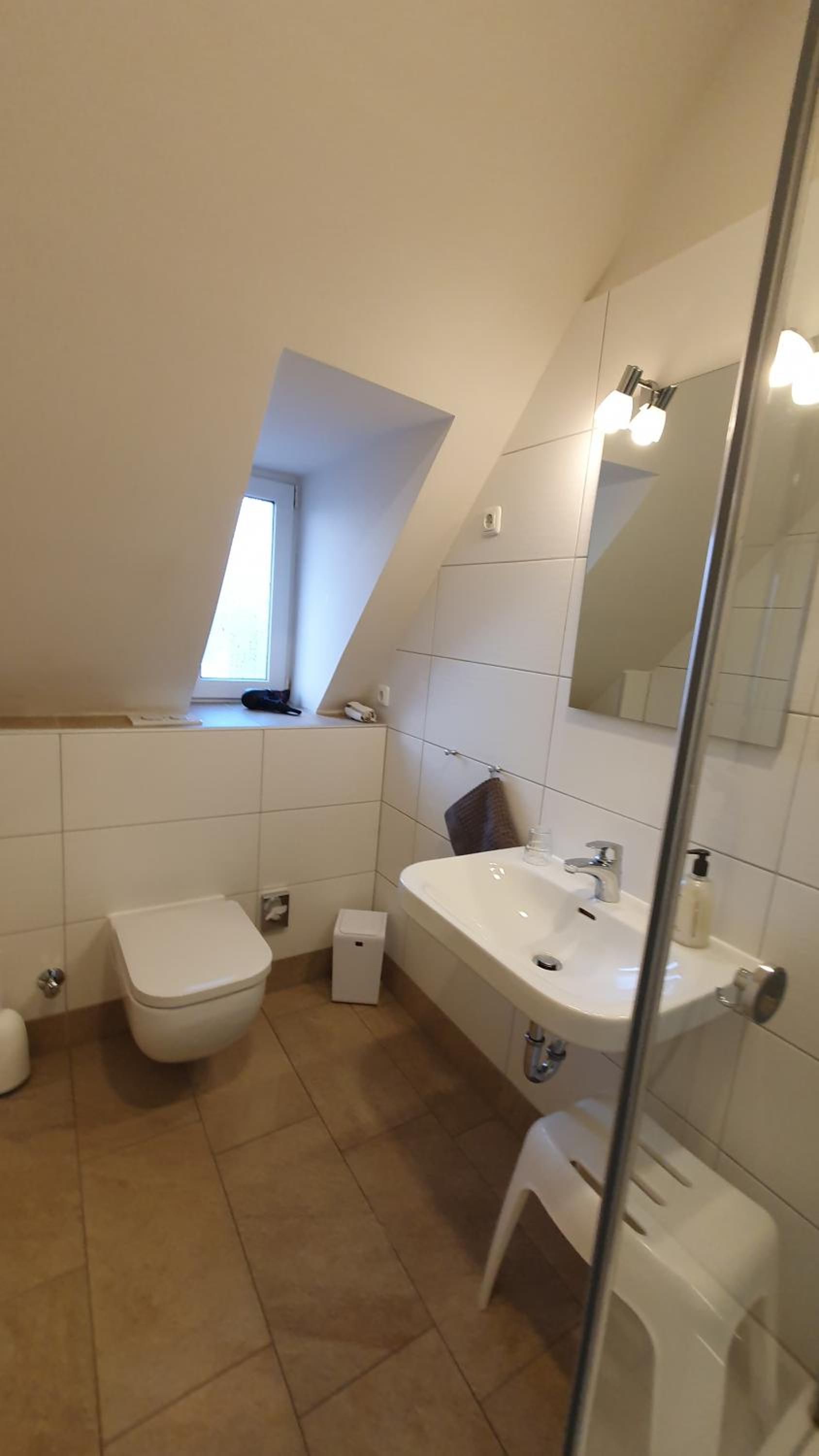 Very Small Double Room - Photo 4