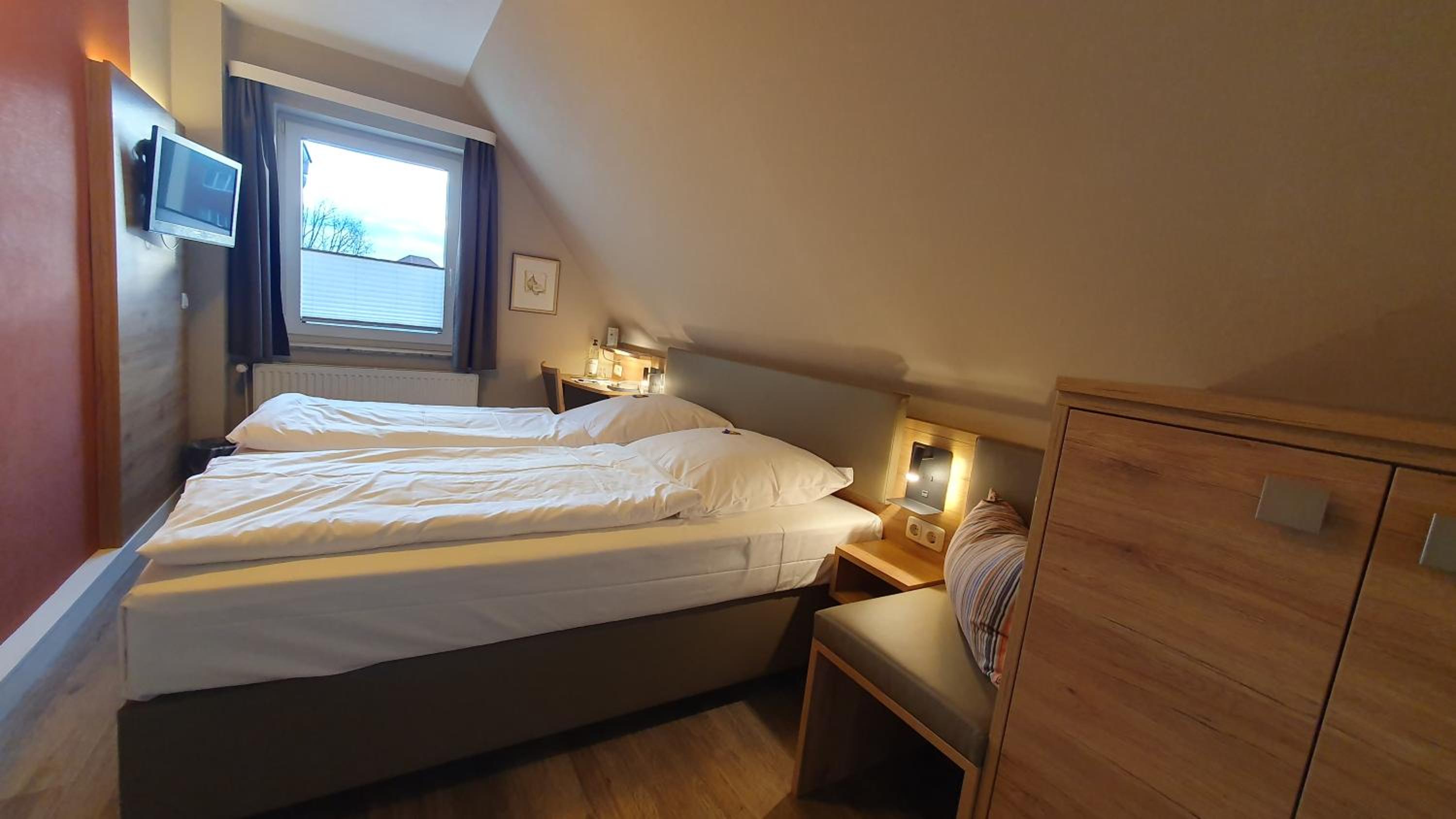 Very Small Double Room - Photo 2