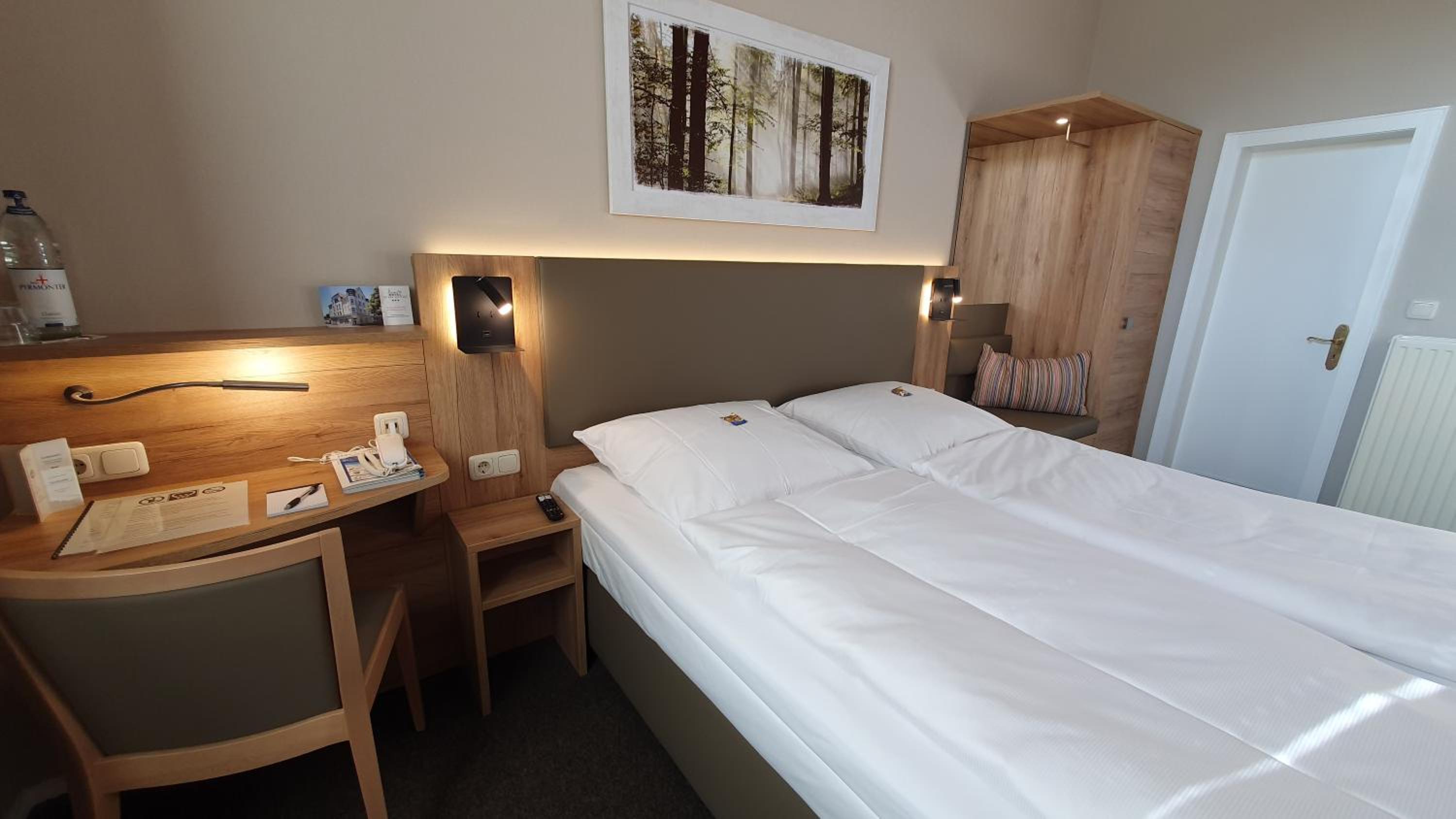 Very Small Double Room - Photo 7