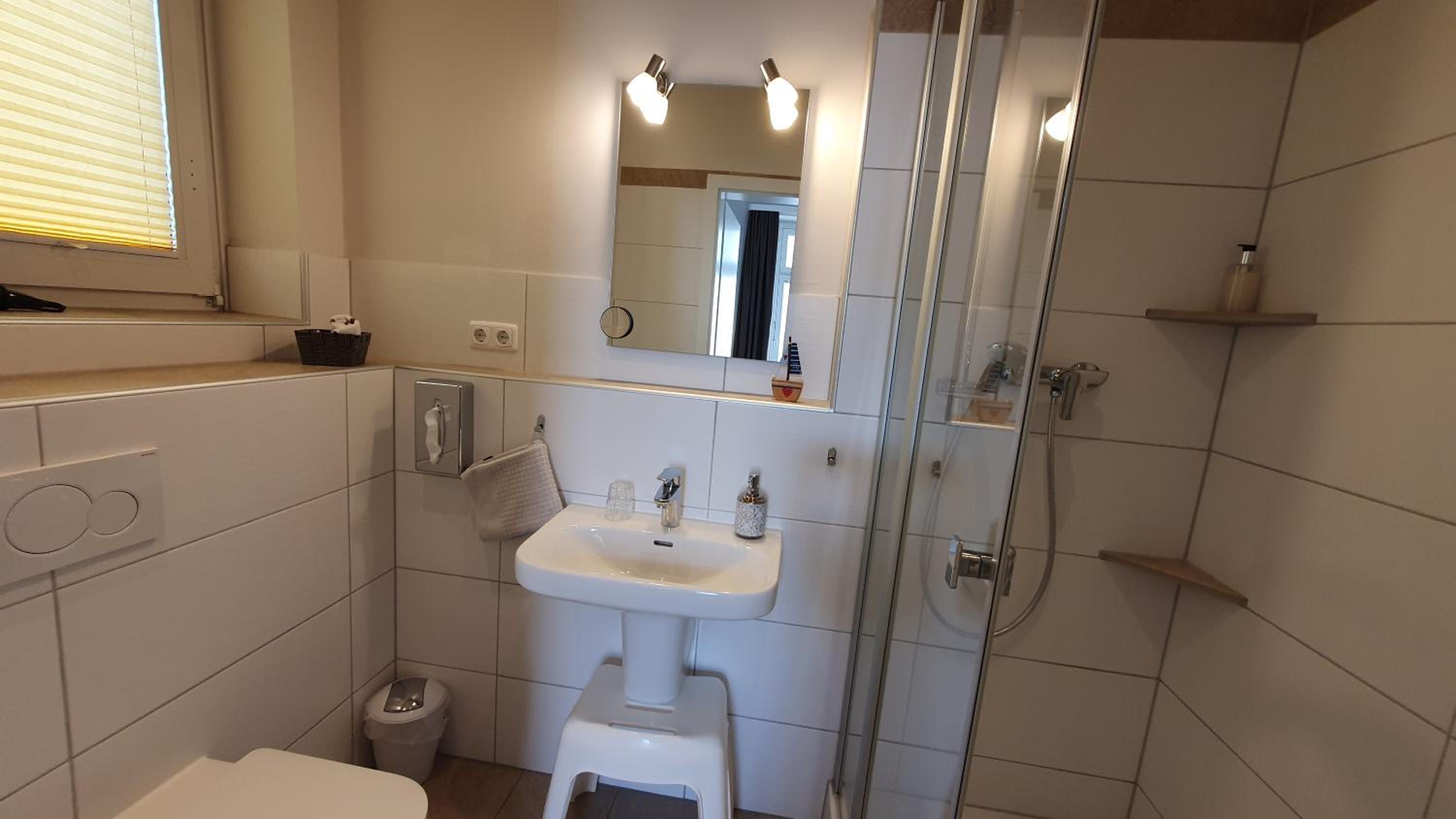Very Small Double Room - Photo 14