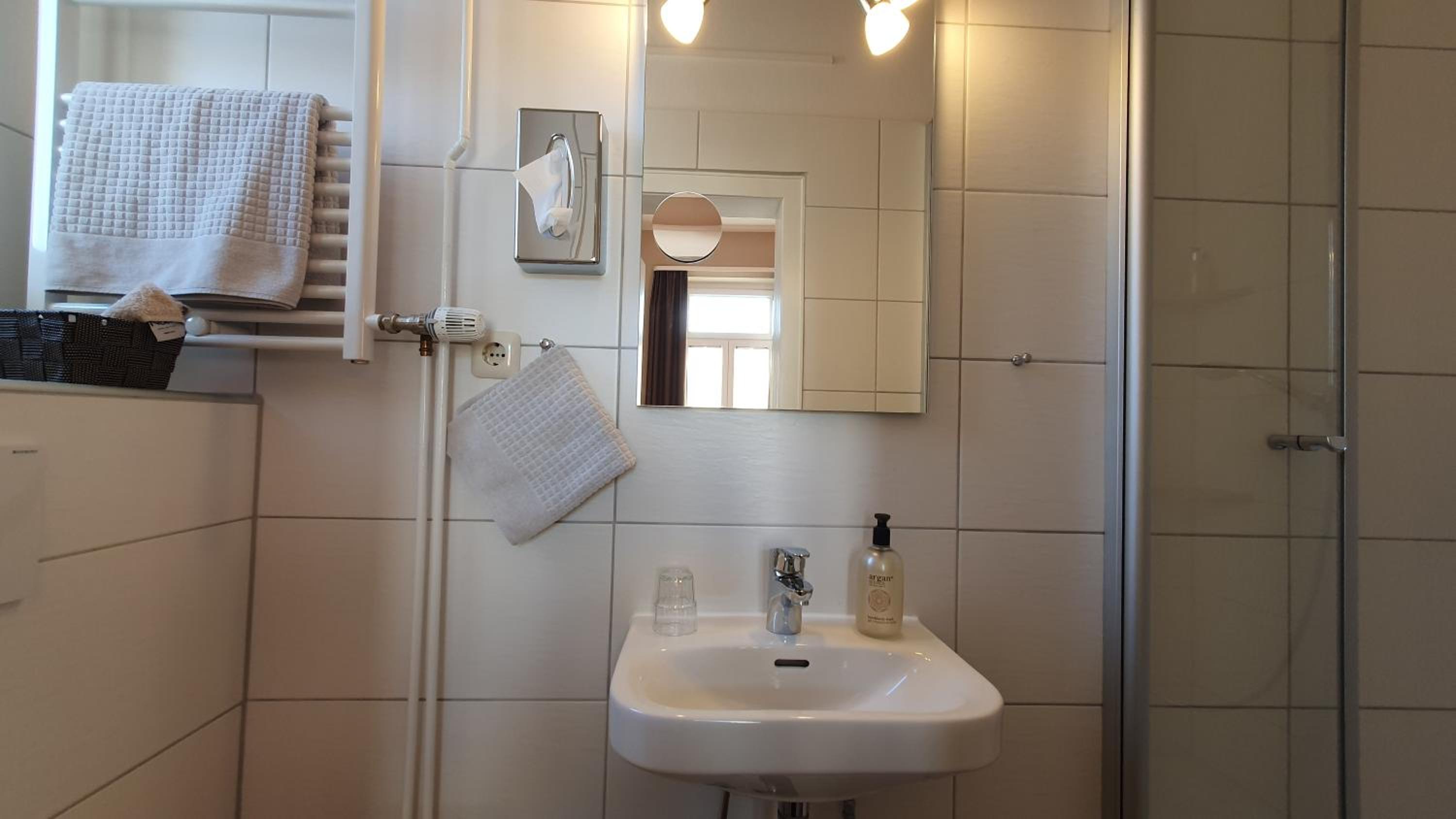 Very Small Double Room - Photo 5