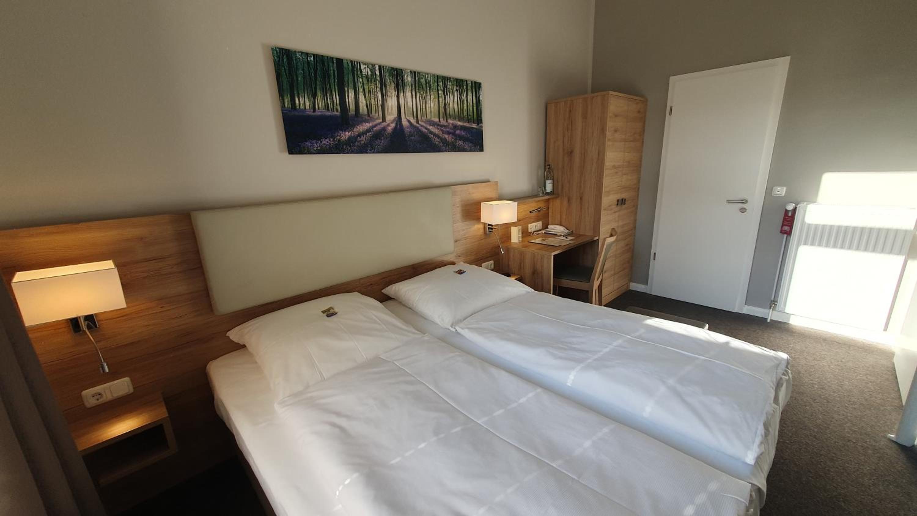Very Small Double Room - Photo 8