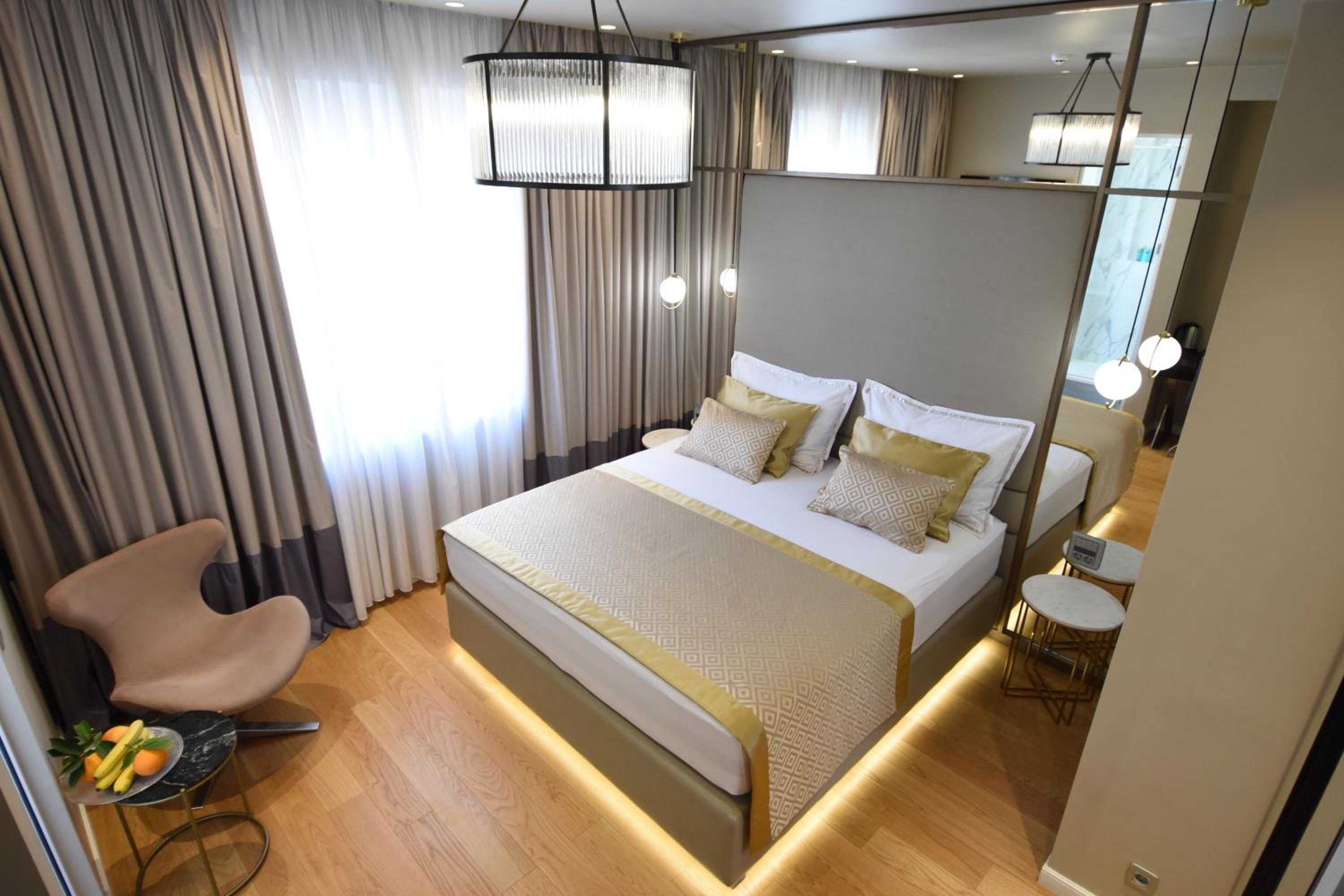 Deluxe Room - Photo 1