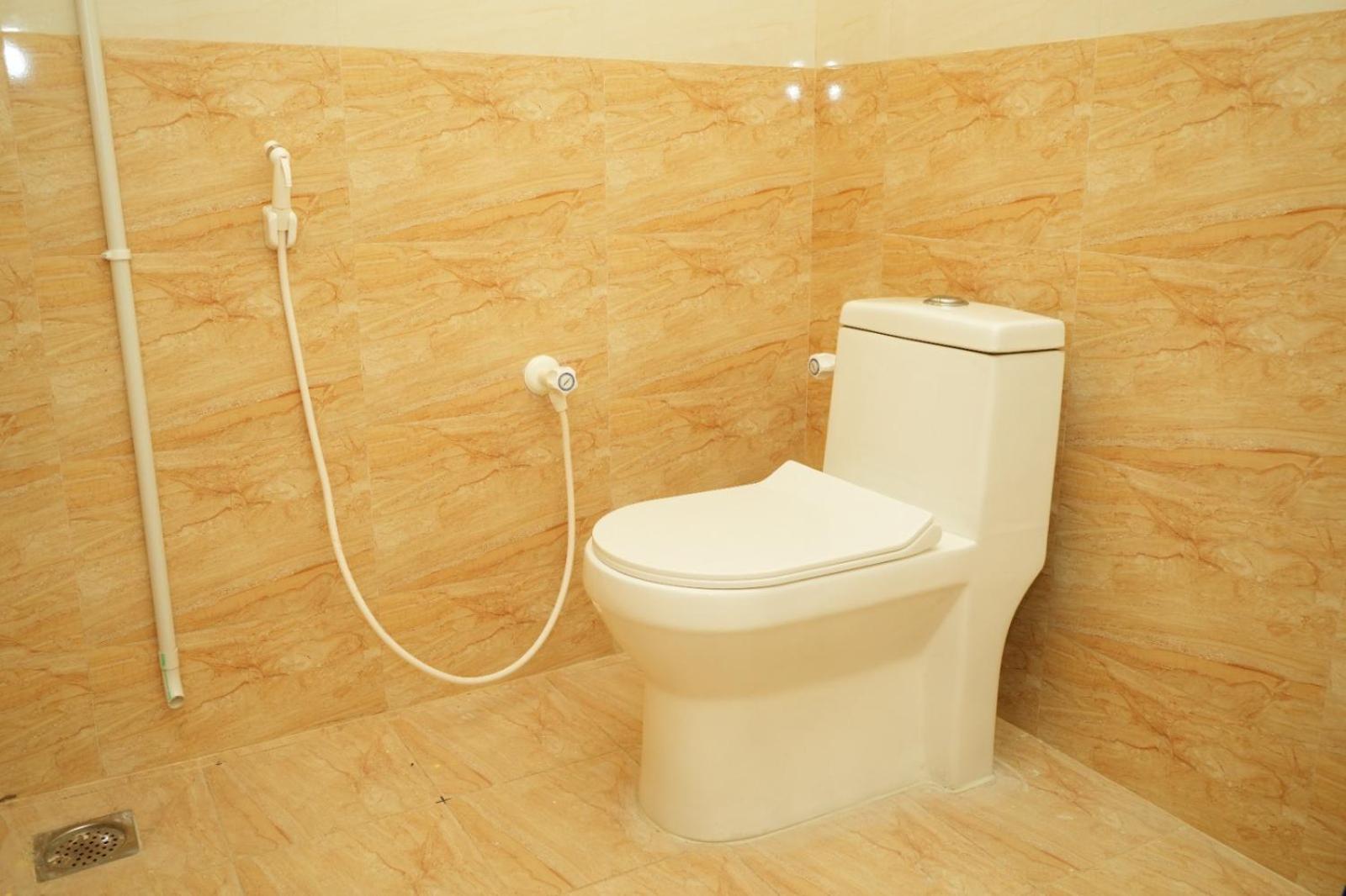 Single Room with Bath photo 3