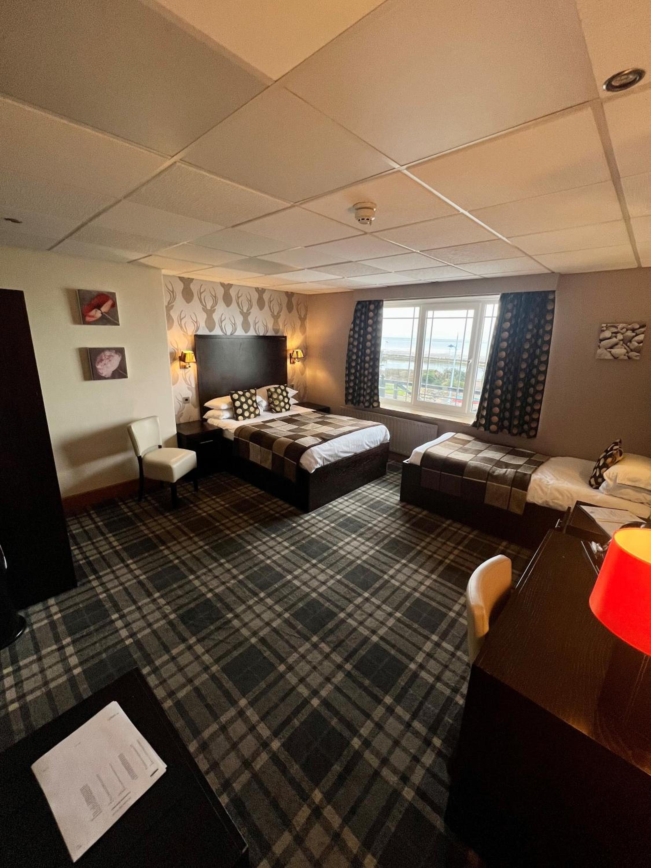 Deluxe Triple Room with Sea View - Photo 1