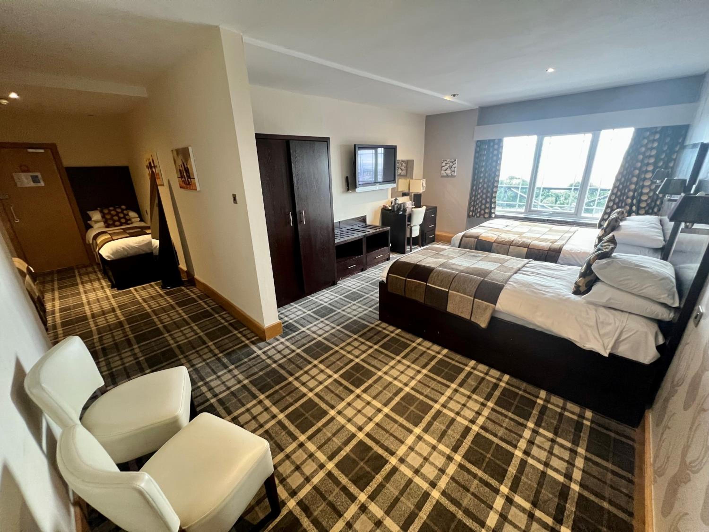 Family Room with Sea View - Photo 1