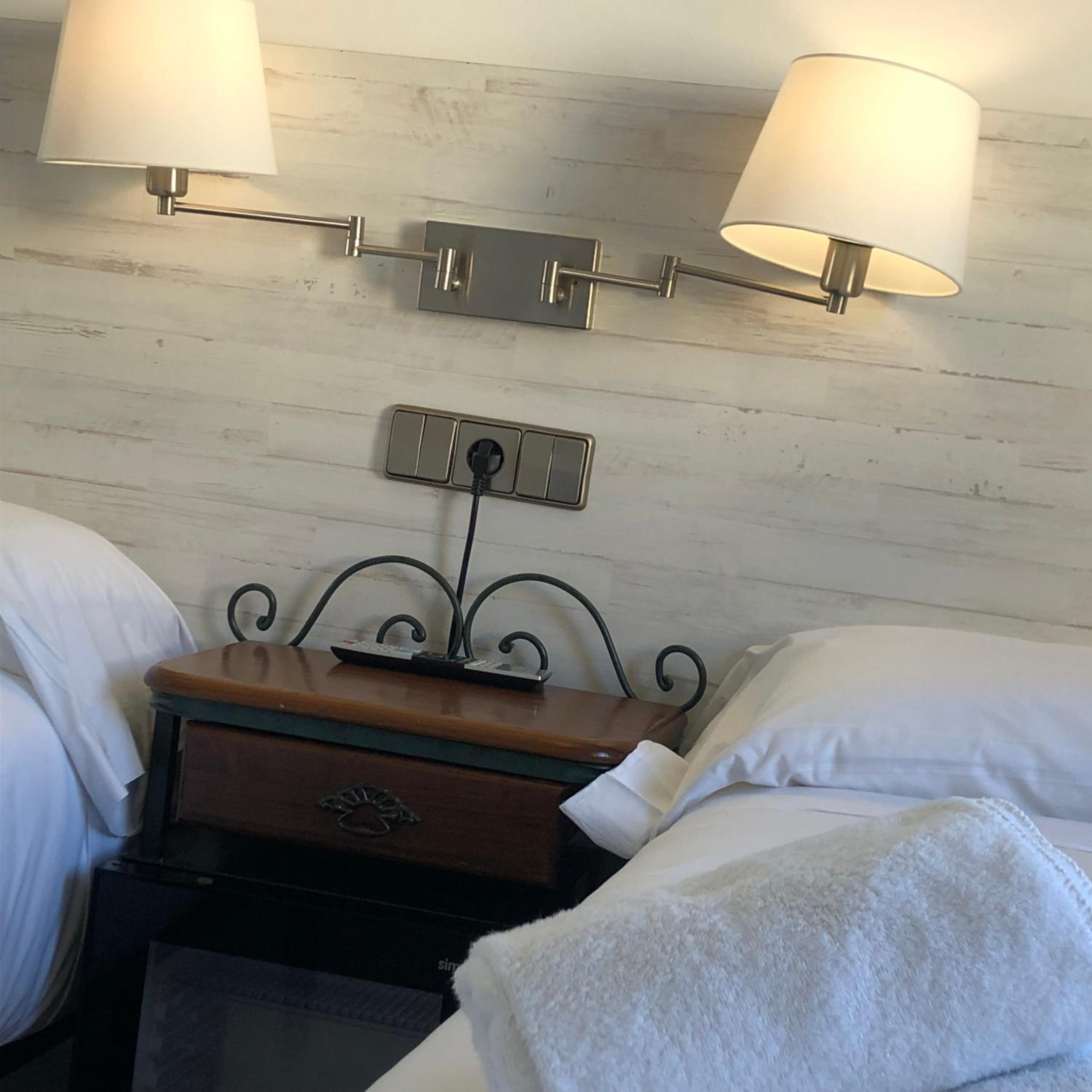 Double Room with Sea View - Photo 2
