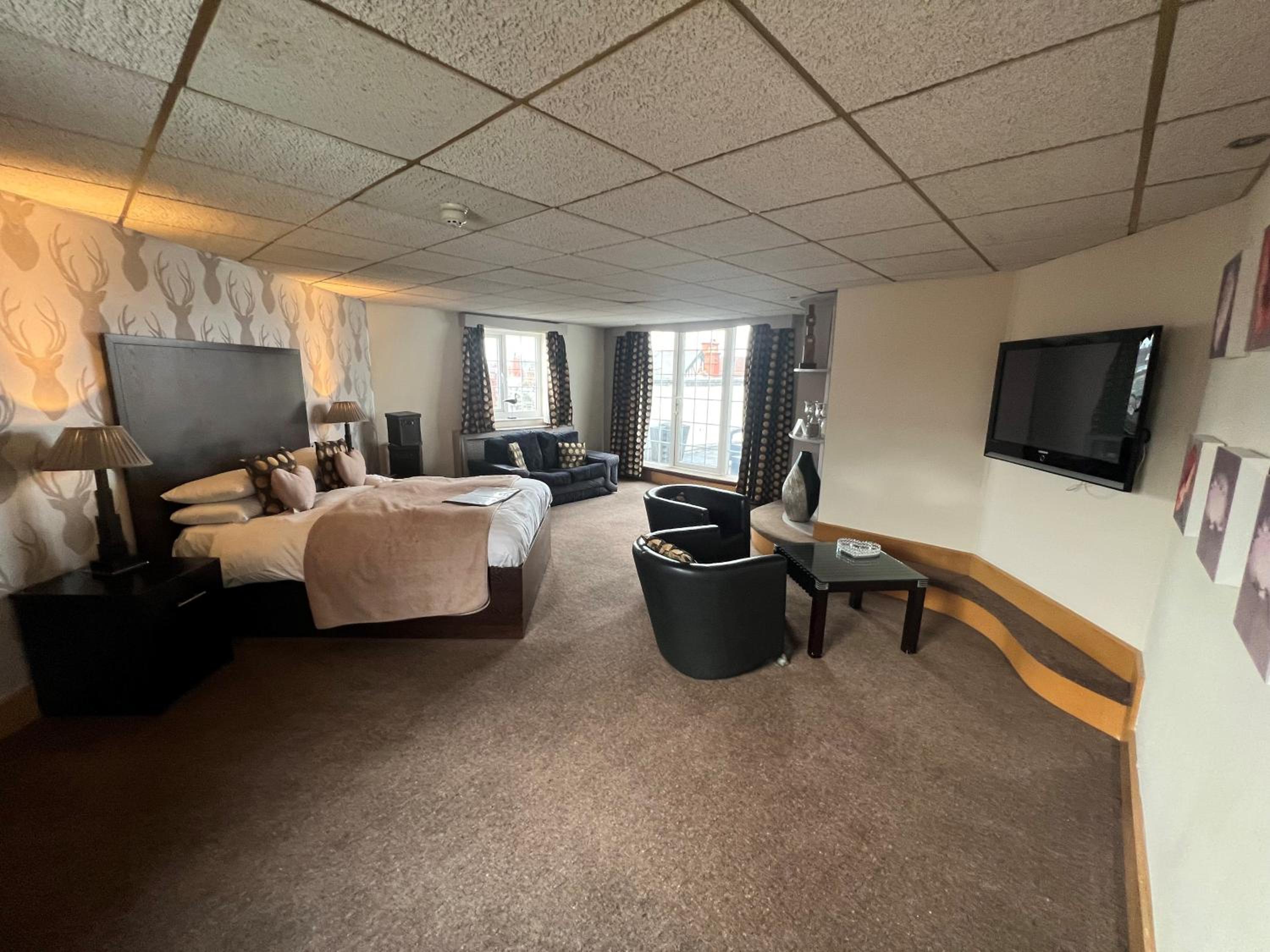 Suite with Balcony - Photo 1