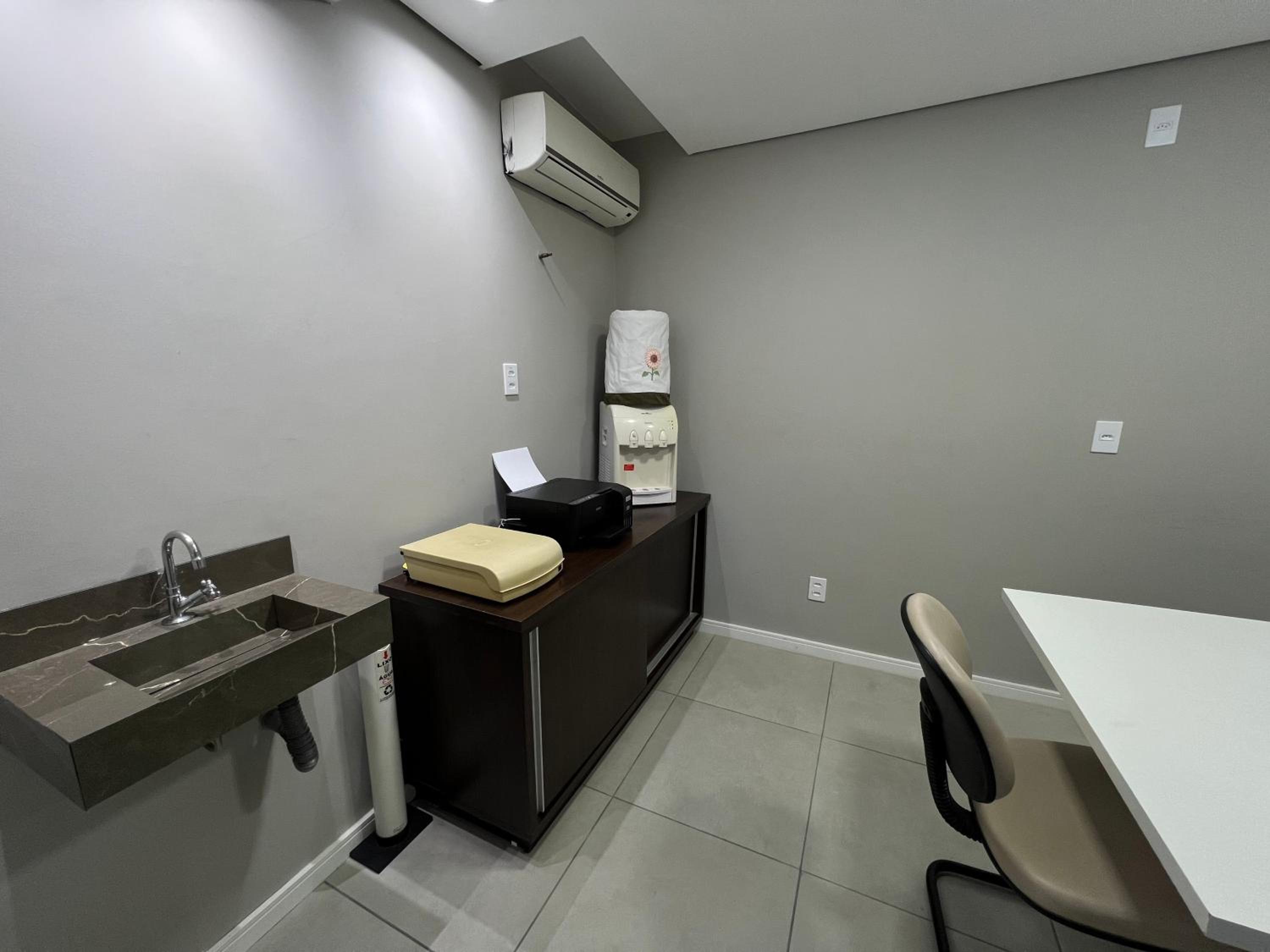 Single Room with Shared Bathroom photo 1