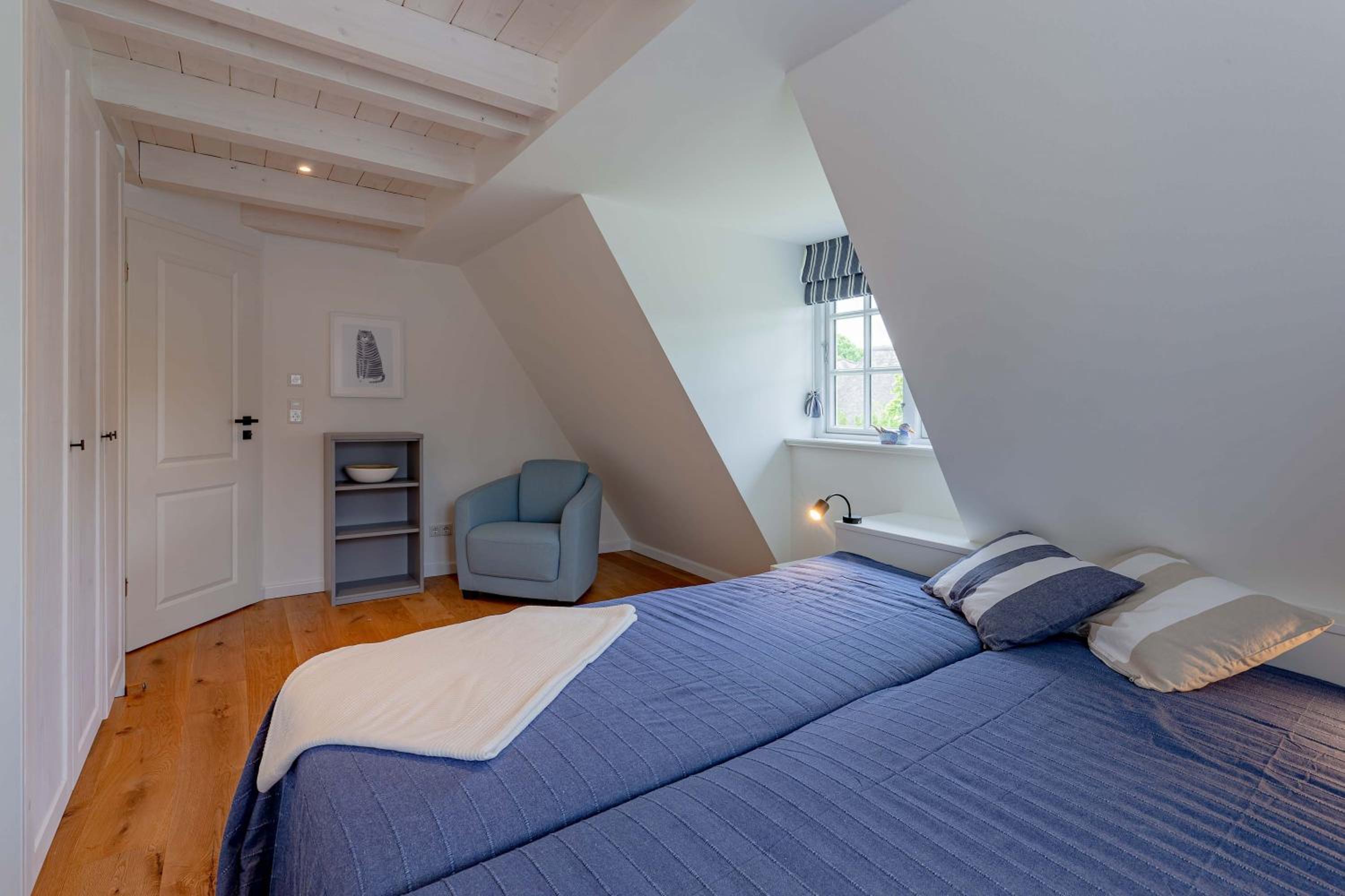 Three-Bedroom House photo 2