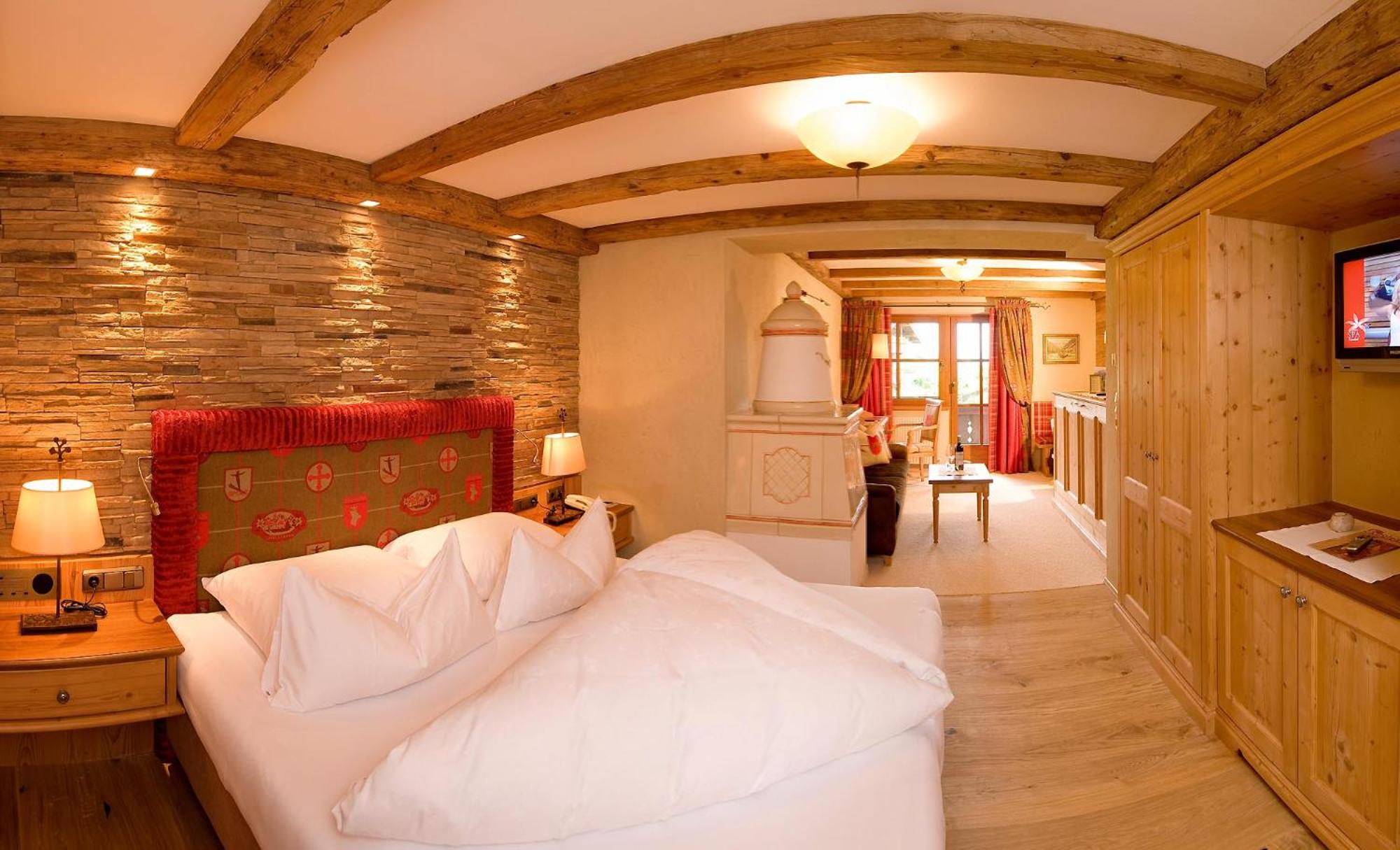 Deluxe Double Room with Balcony photo 1