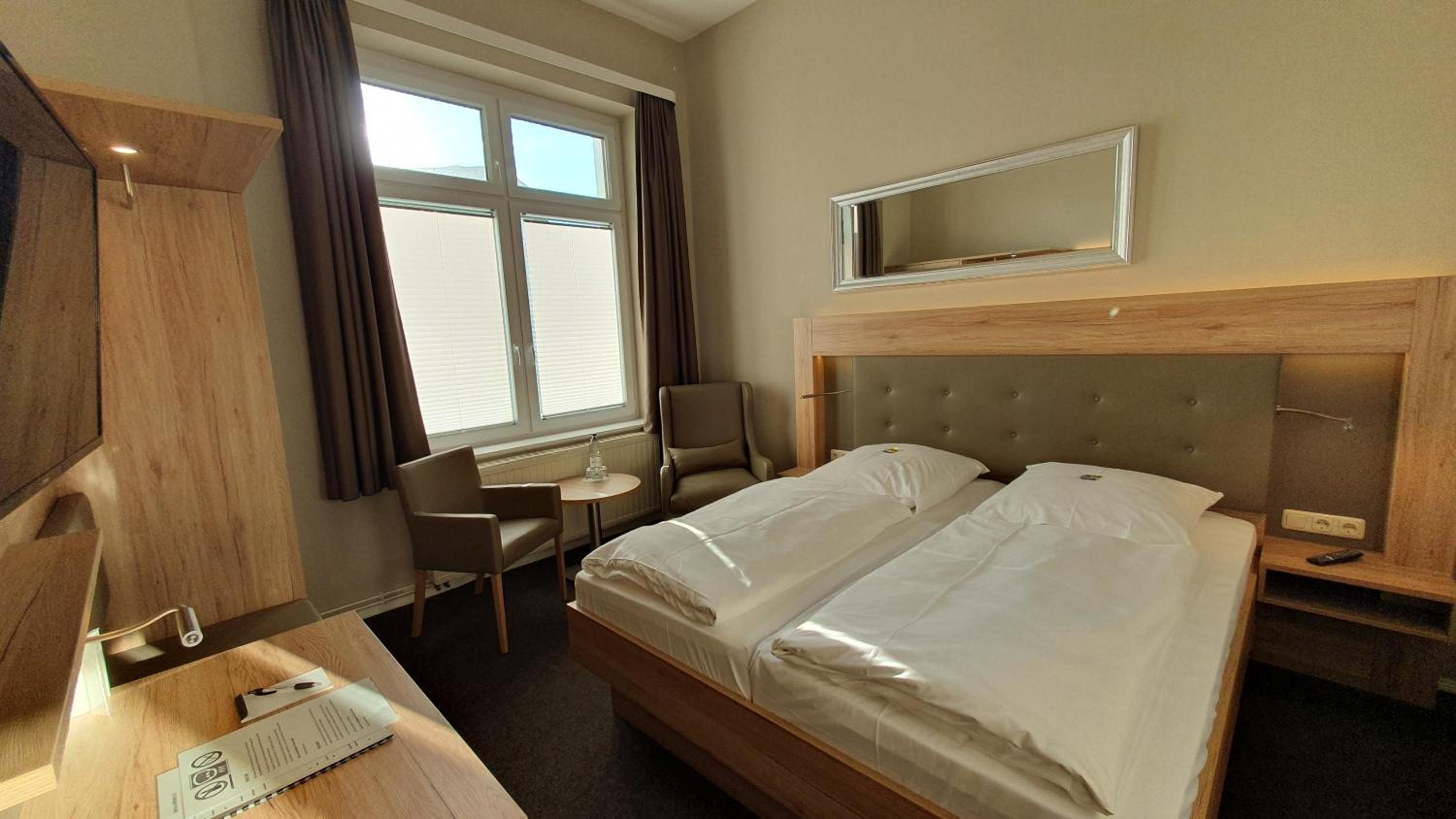 Classic Double Room - Photo 10