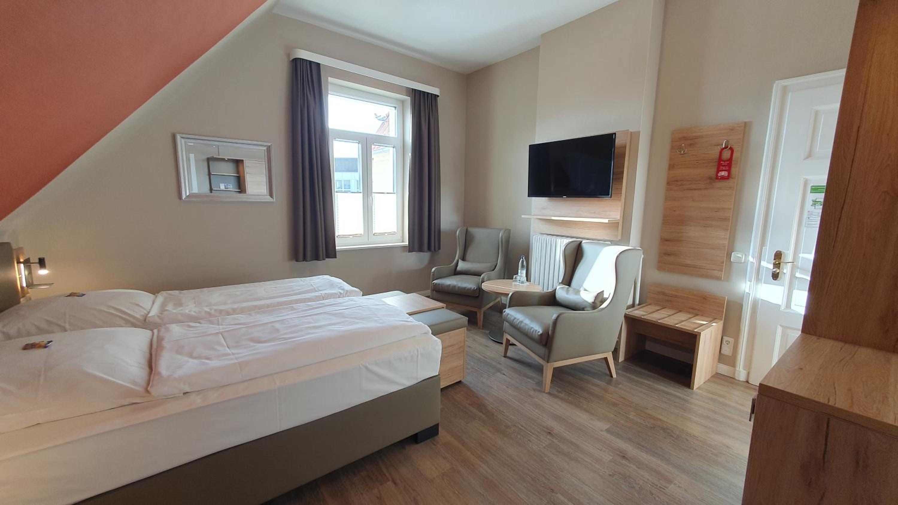 Classic Double Room - Photo 15