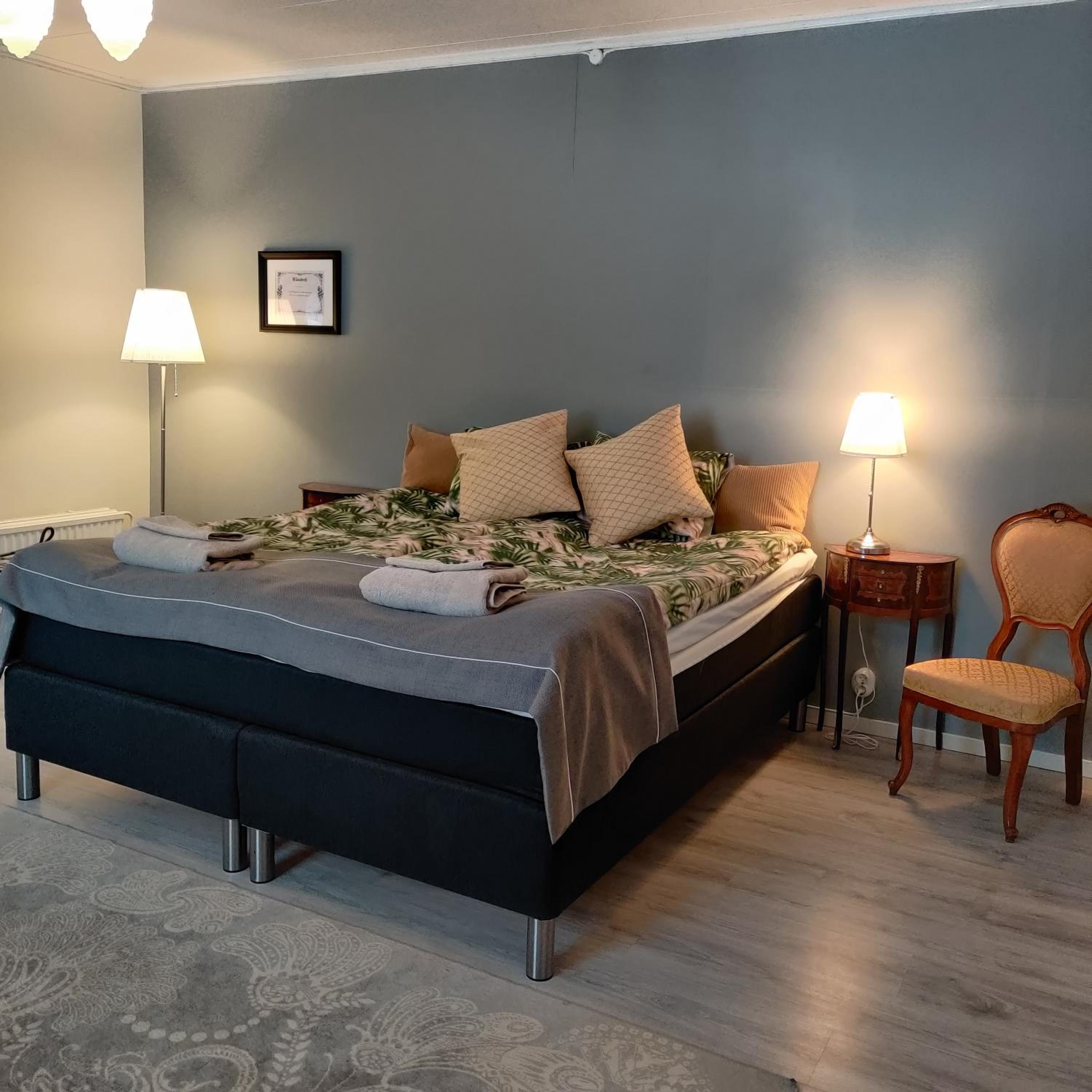 Deluxe Double Room with Shower - Photo 4