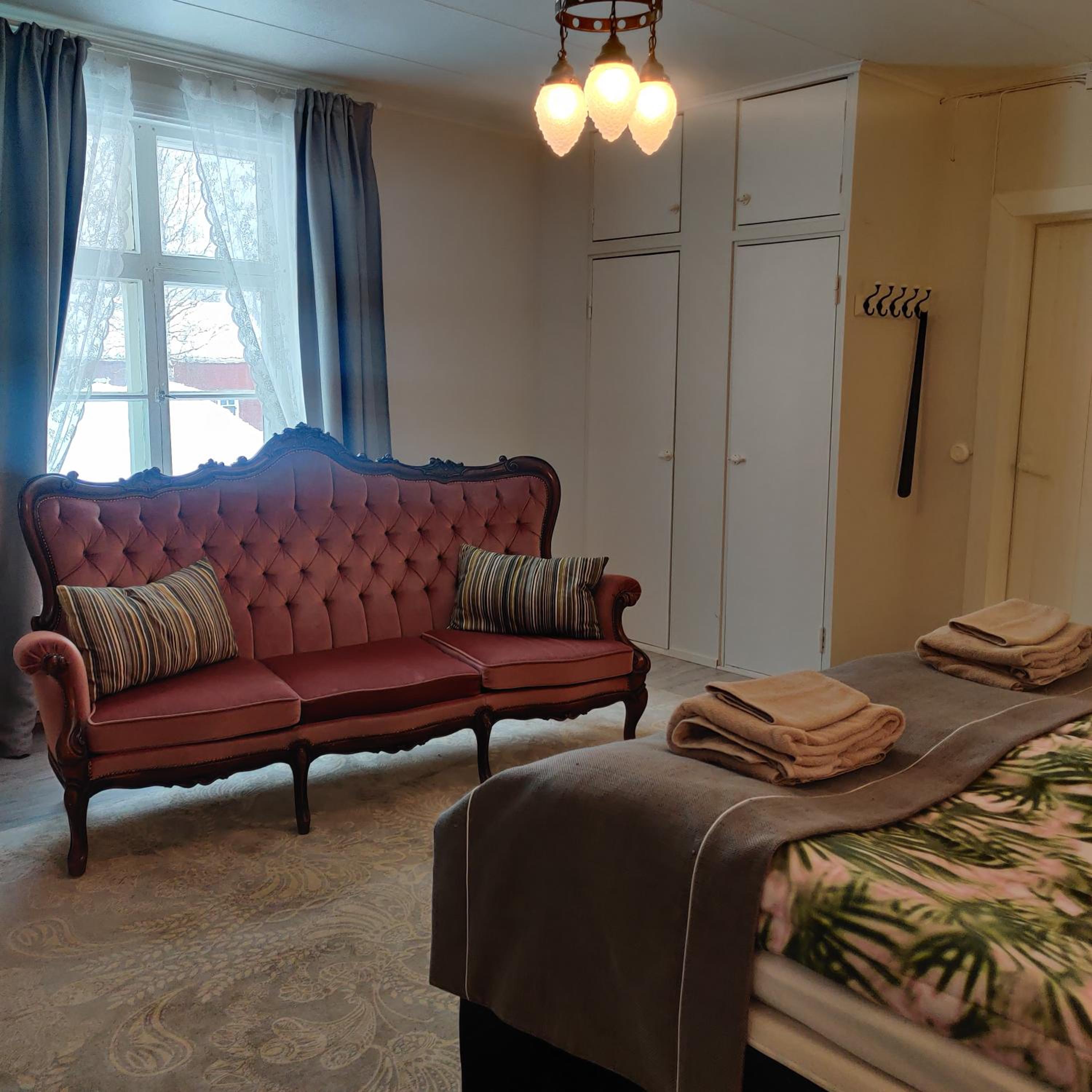 Deluxe Double Room with Shower - Photo 5