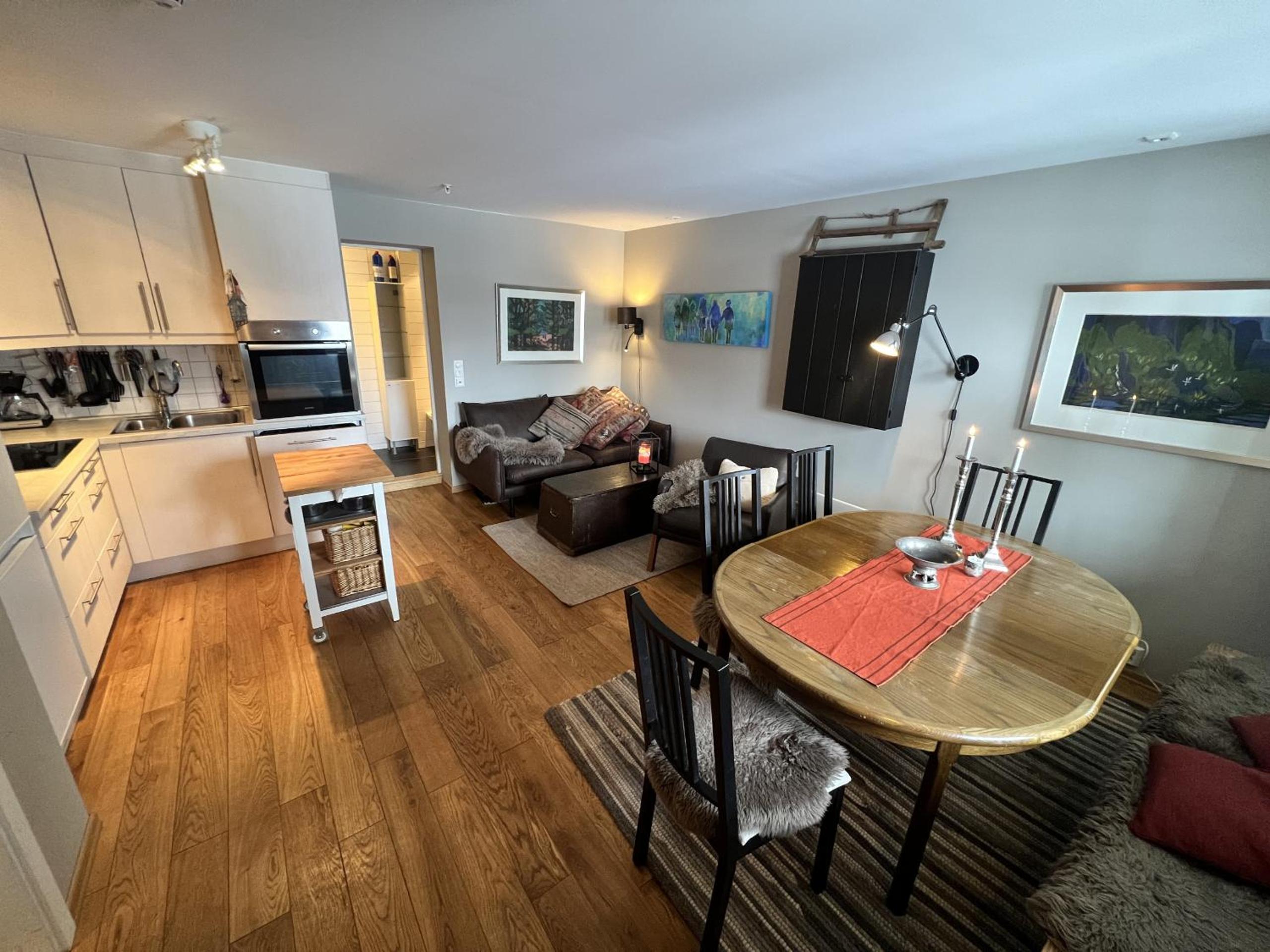 Apartment photo 2
