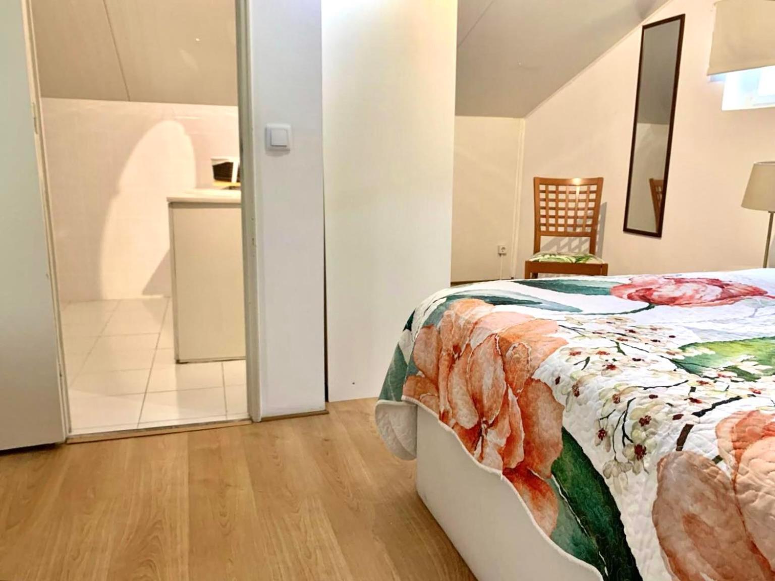 Three-Bedroom Apartment - Photo 9