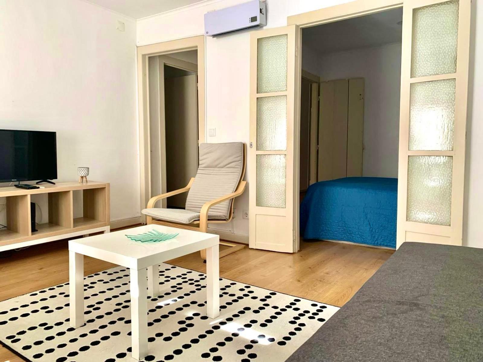 Three-Bedroom Apartment - Photo 31