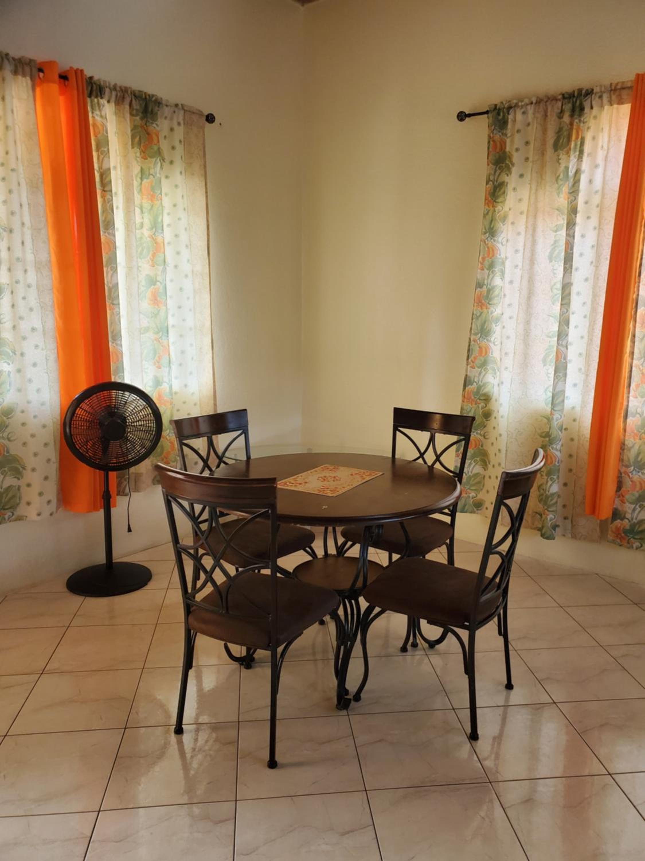Apartment with Balcony photo 3