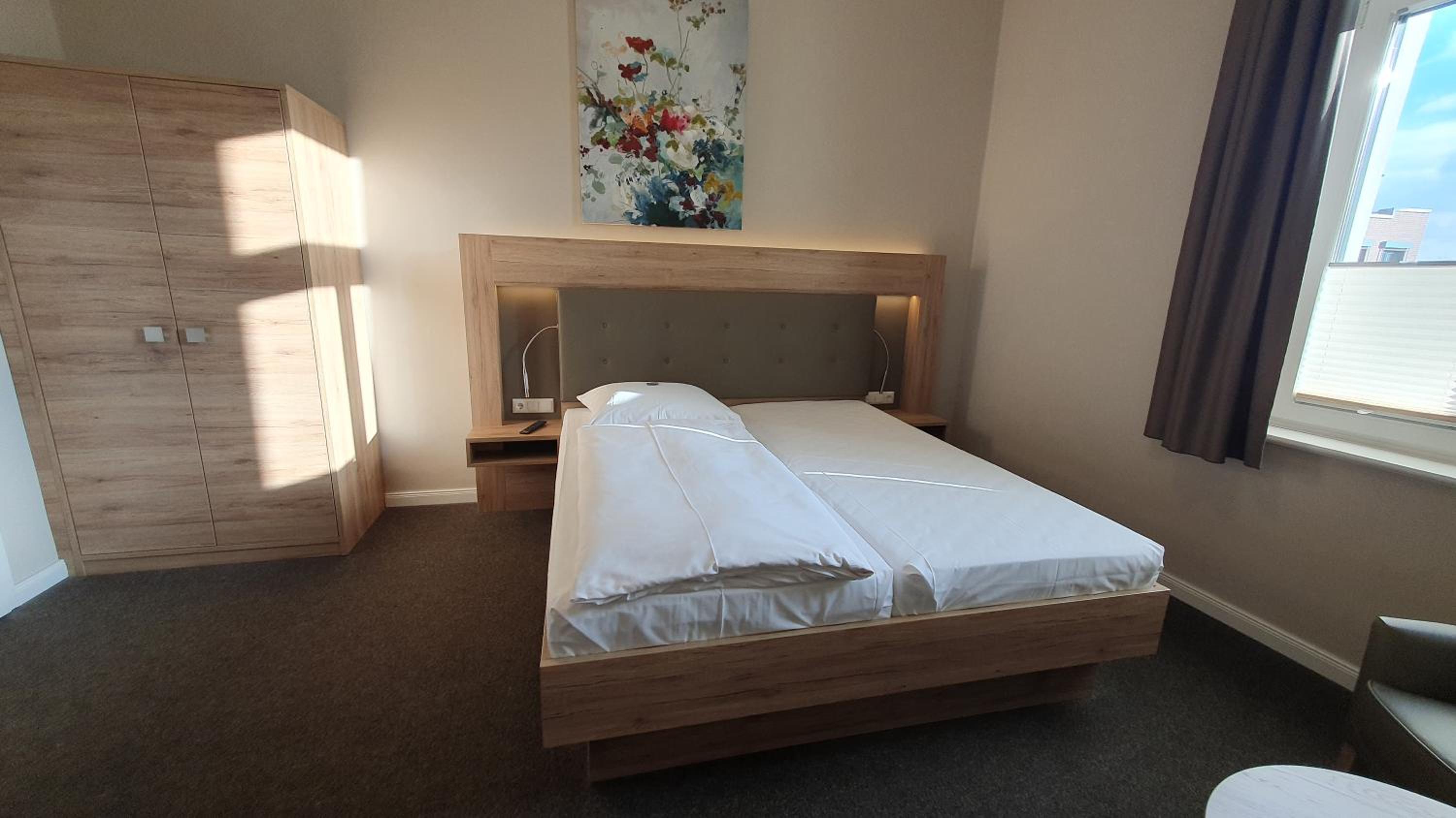 Large Single Room photo 3