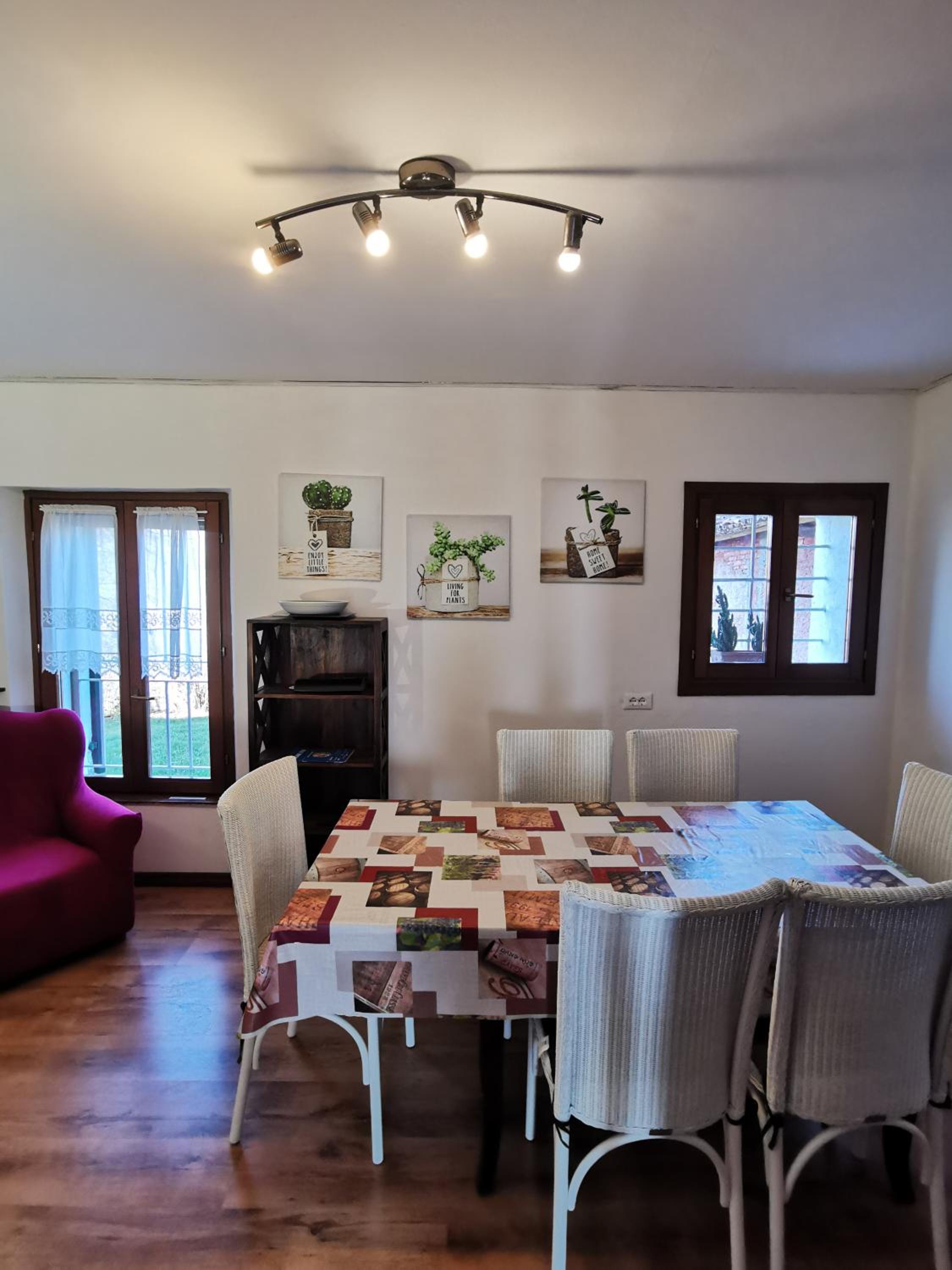 Three-Bedroom Apartment - Split Level photo 3