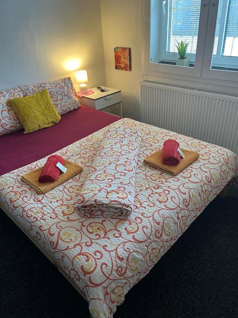 Small Double Room - Photo 10