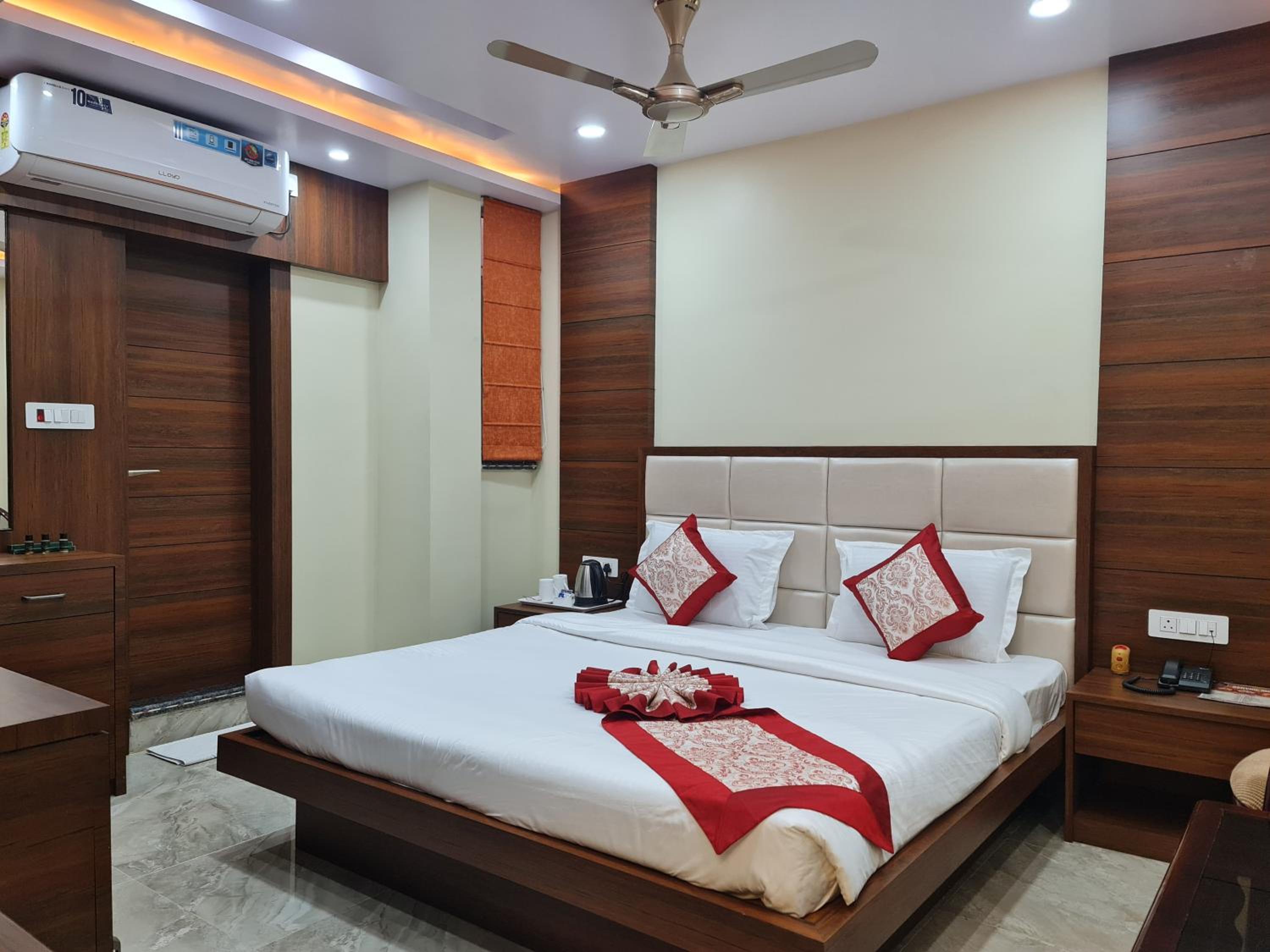 Deluxe Double Room photo 2