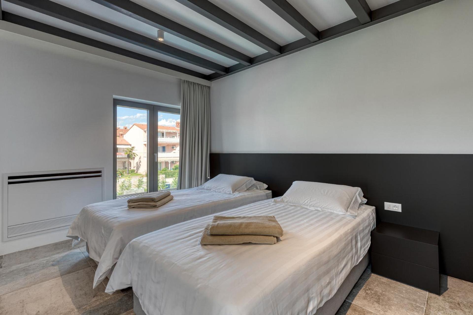 Villa photo 3