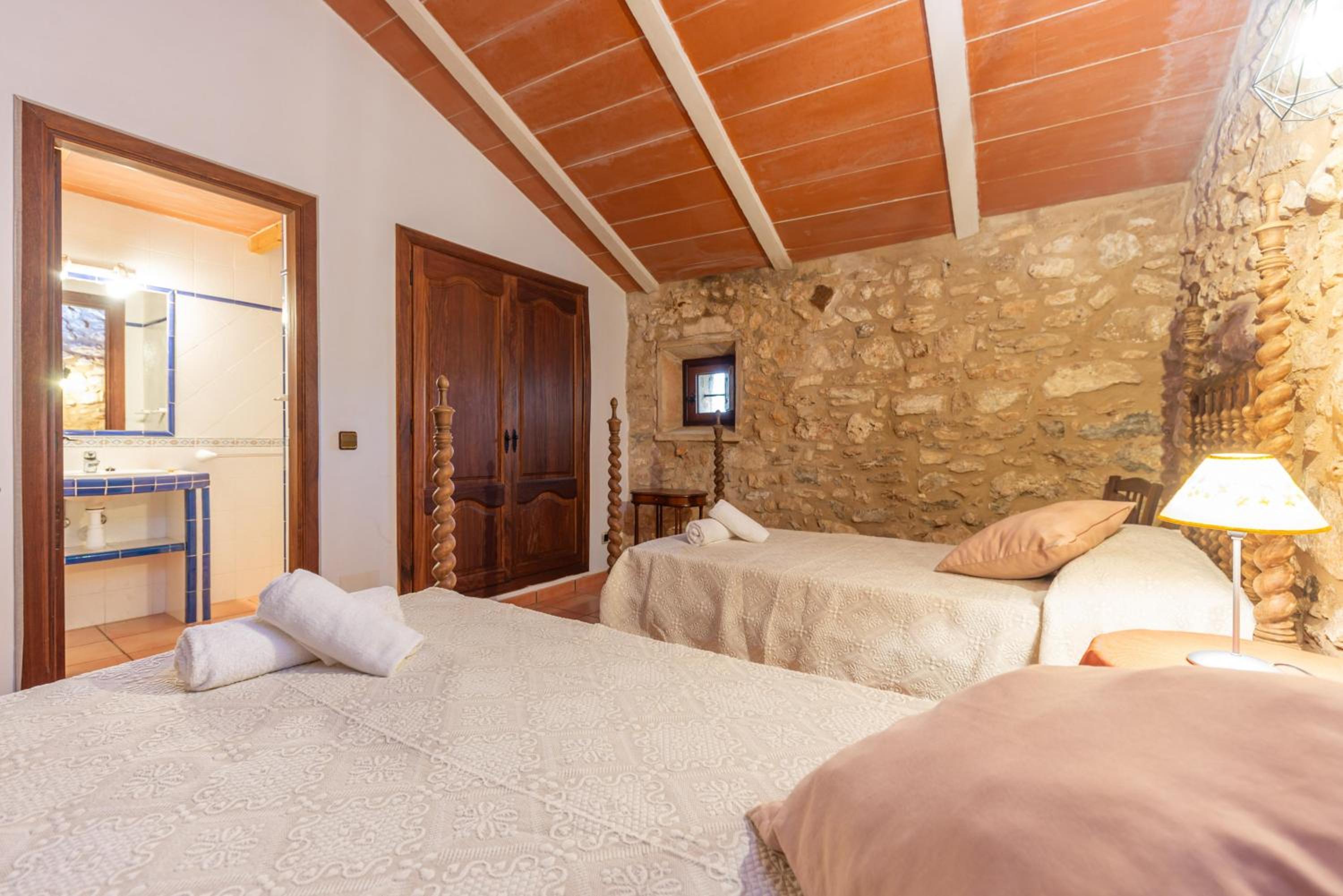 Five-Bedroom Villa photo 2