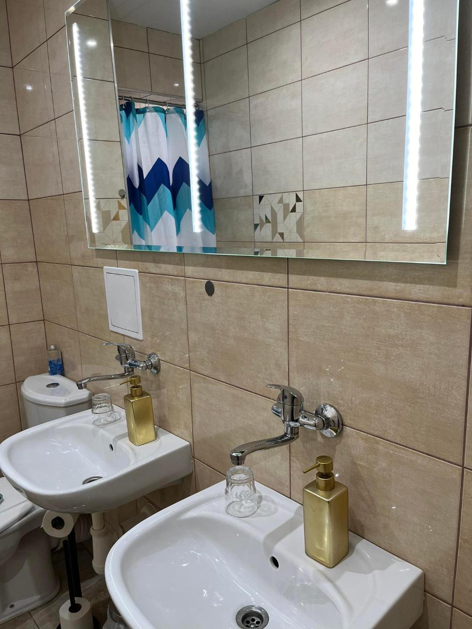 Quadruple Room with Private External Bathroom - Photo 15